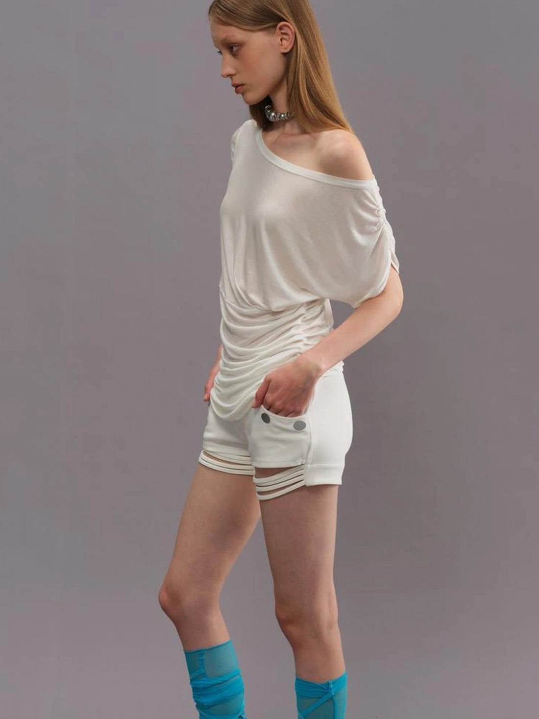 Outmode Asymmetric Ruffle Shoulder T-shirt