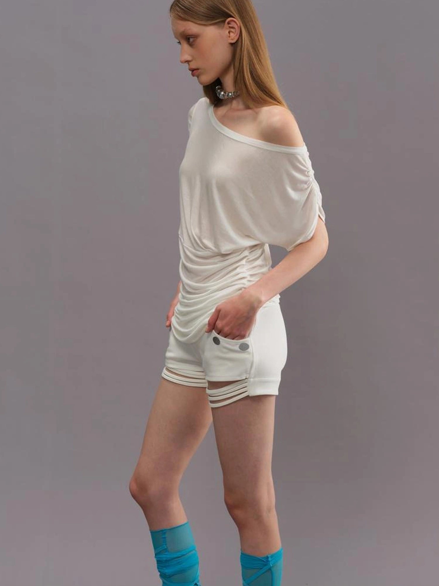 Outmode Asymmetric Ruffle Shoulder T-shirt