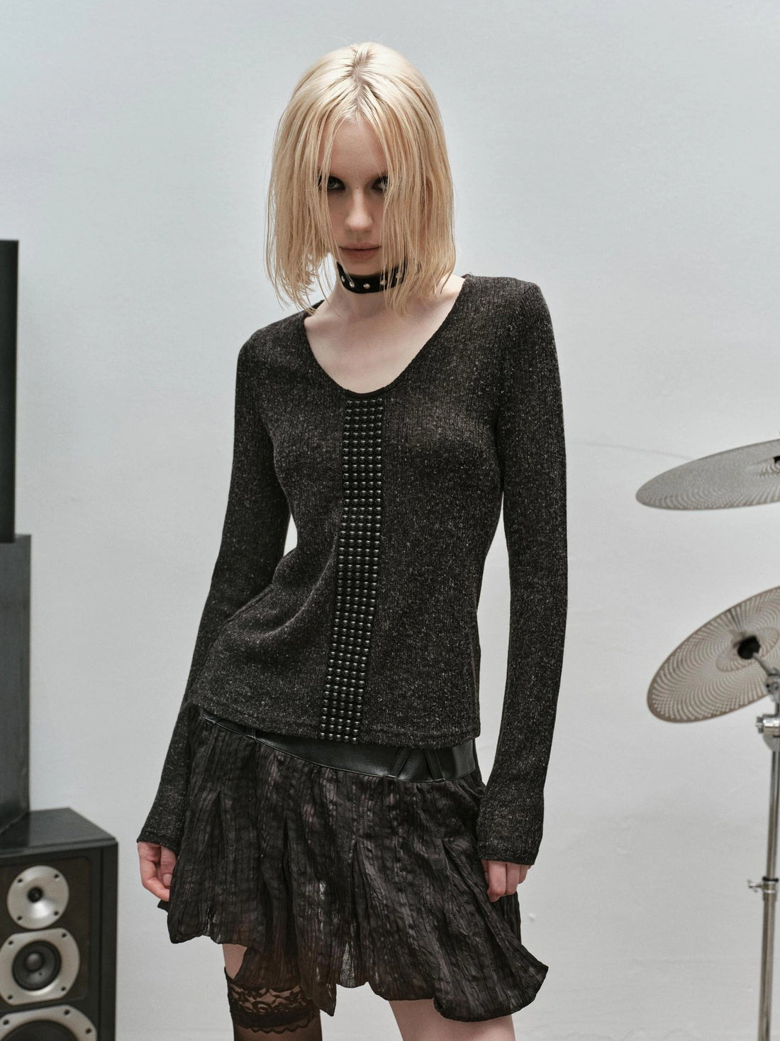 Outmode Sheer Beaded Knit Long Sleeve V-neck T-shirt