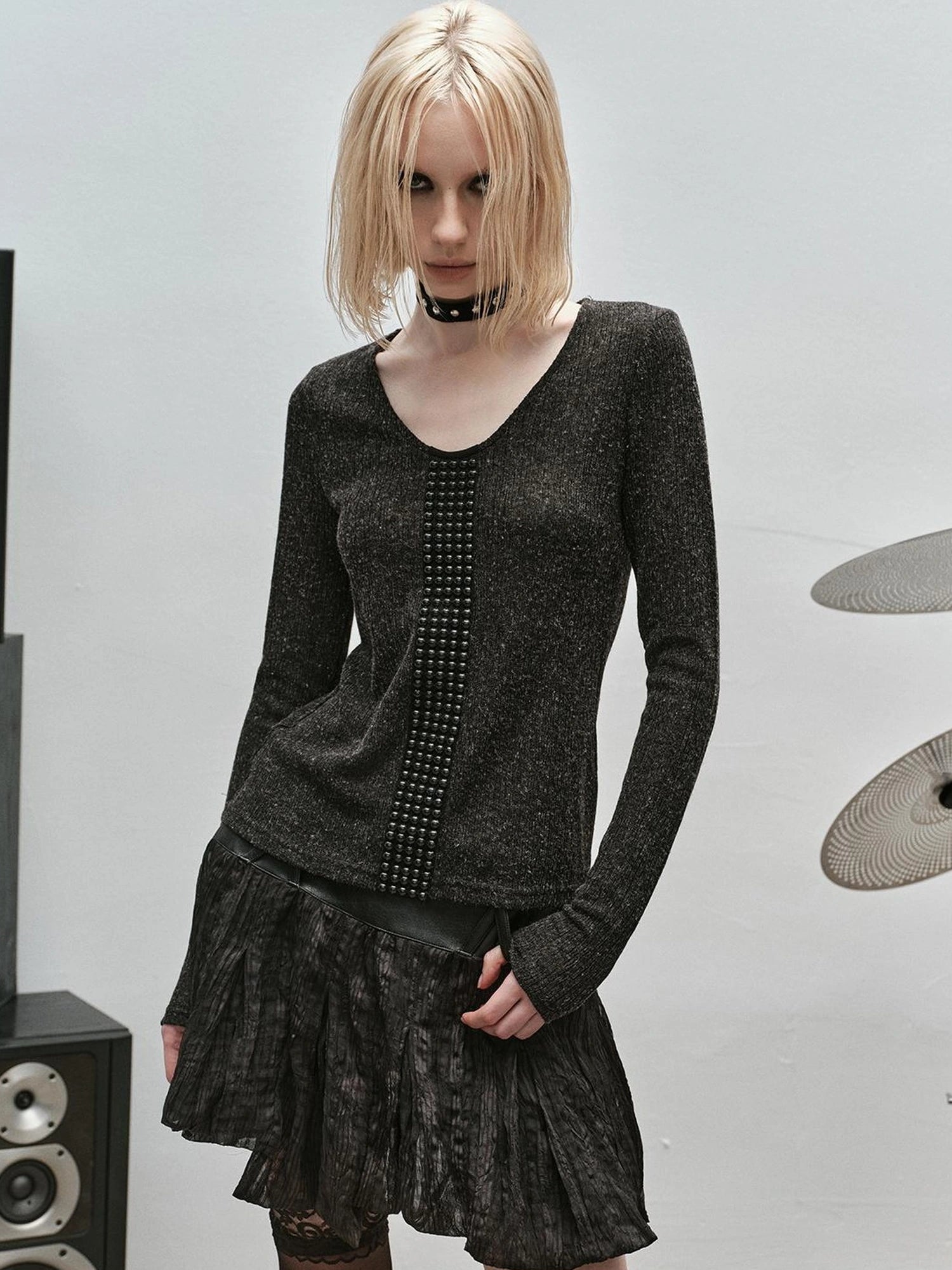 Outmode Sheer Beaded Knit Long Sleeve V-neck T-shirt
