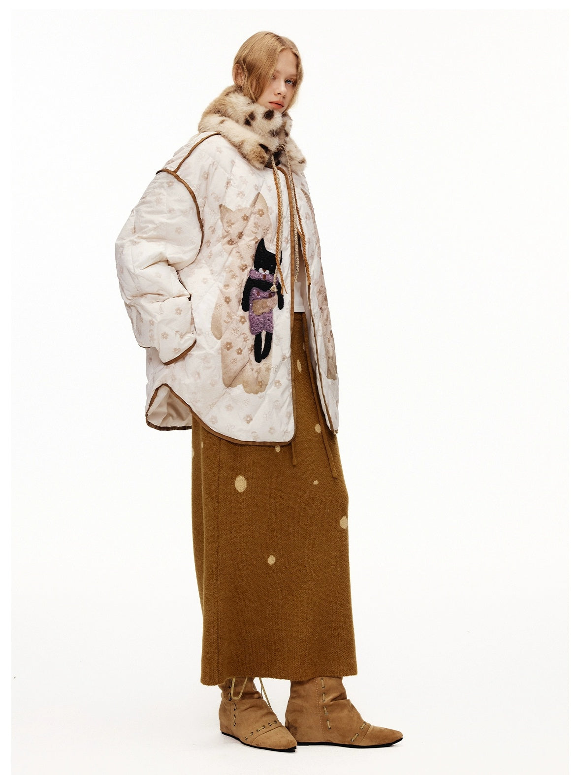 OuttheBlue 90% White Duck Down Diamond Quilted High Waist Apricot City Women Down Jacket