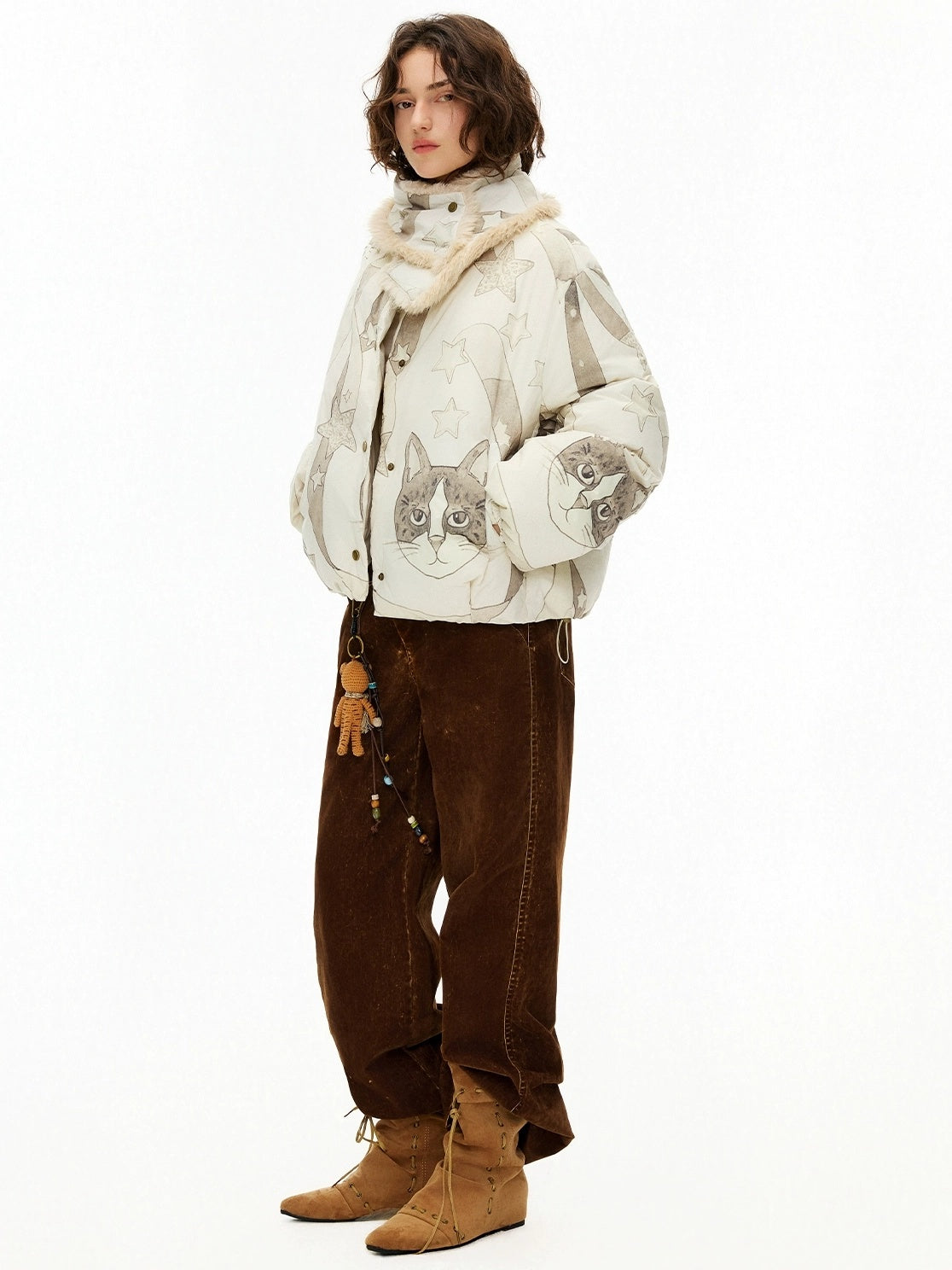 OuttheBlue 90% White Duck Down Warm Commuter Straight Short Women Beige Printed Down Jacket