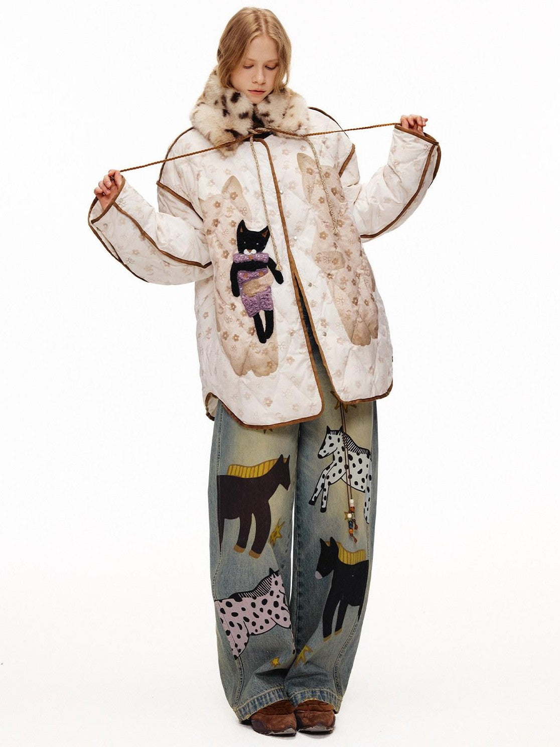 OuttheBlue Cat Applique Embroidered Diamond Quilt White Duck Women&