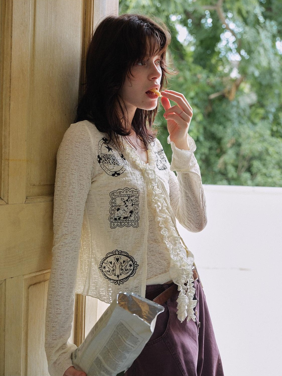 OuttheBlue Cat Frame Print Ruffle V-neck Long Sleeve Slim Women&