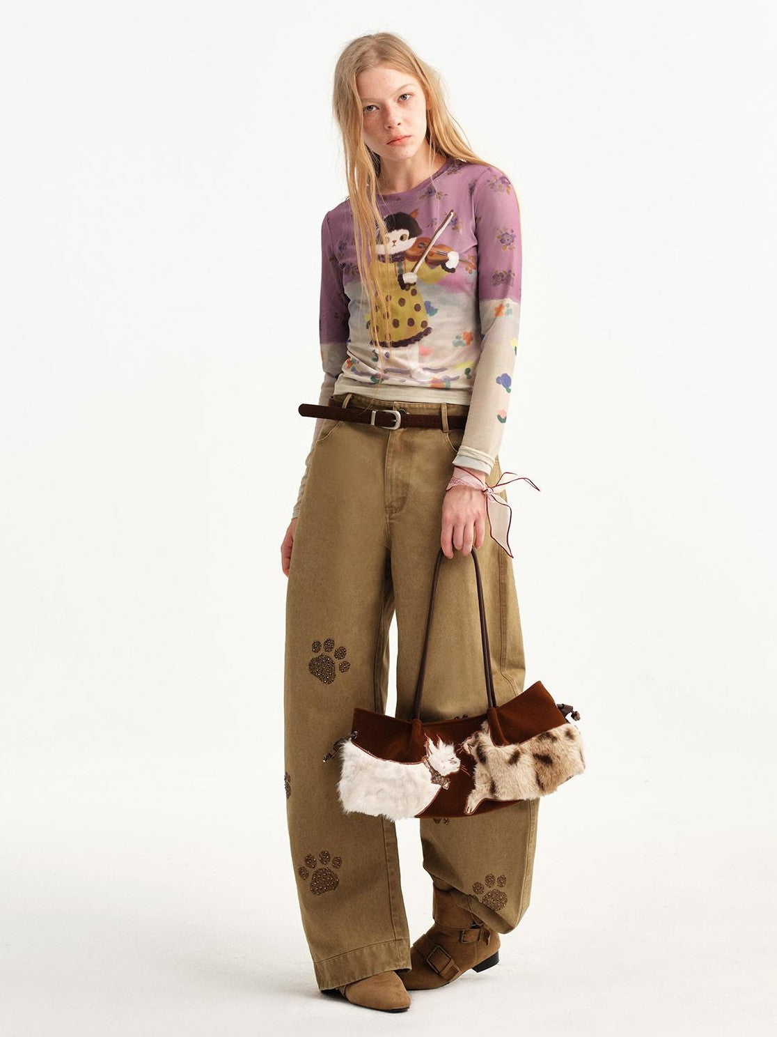 OuttheBlue Cat Playing Print Round Neck Slim Fit Women&
