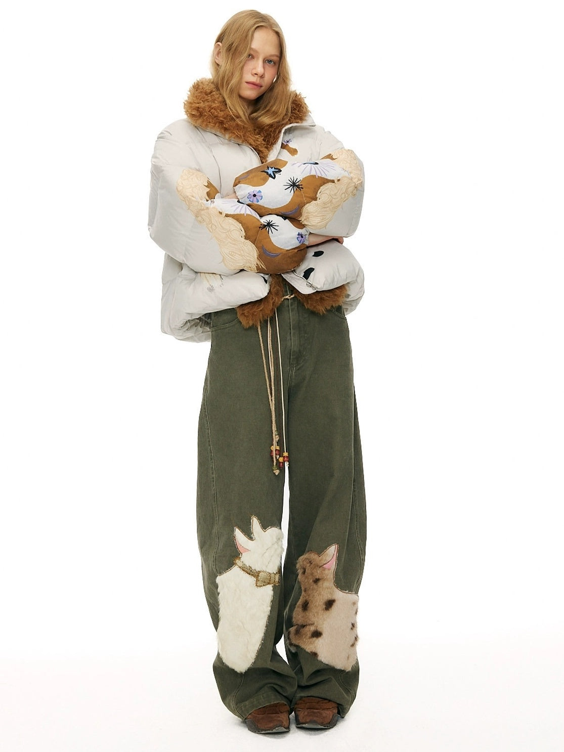 OuttheBlue Cotton Animal Print Applique Casual Curved Leg Natural Waist Green Women Pants