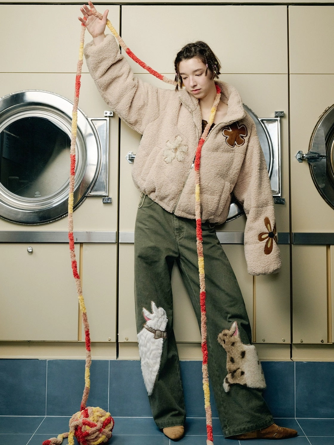 OuttheBlue Cotton Animal Print Applique Casual Curved Leg Natural Waist Green Women Pants