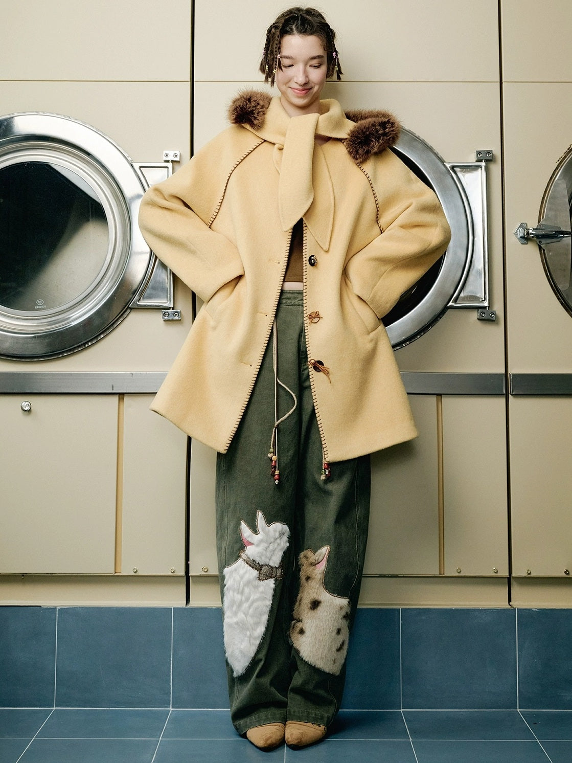 OuttheBlue Cotton Animal Print Applique Casual Curved Leg Natural Waist Green Women Pants