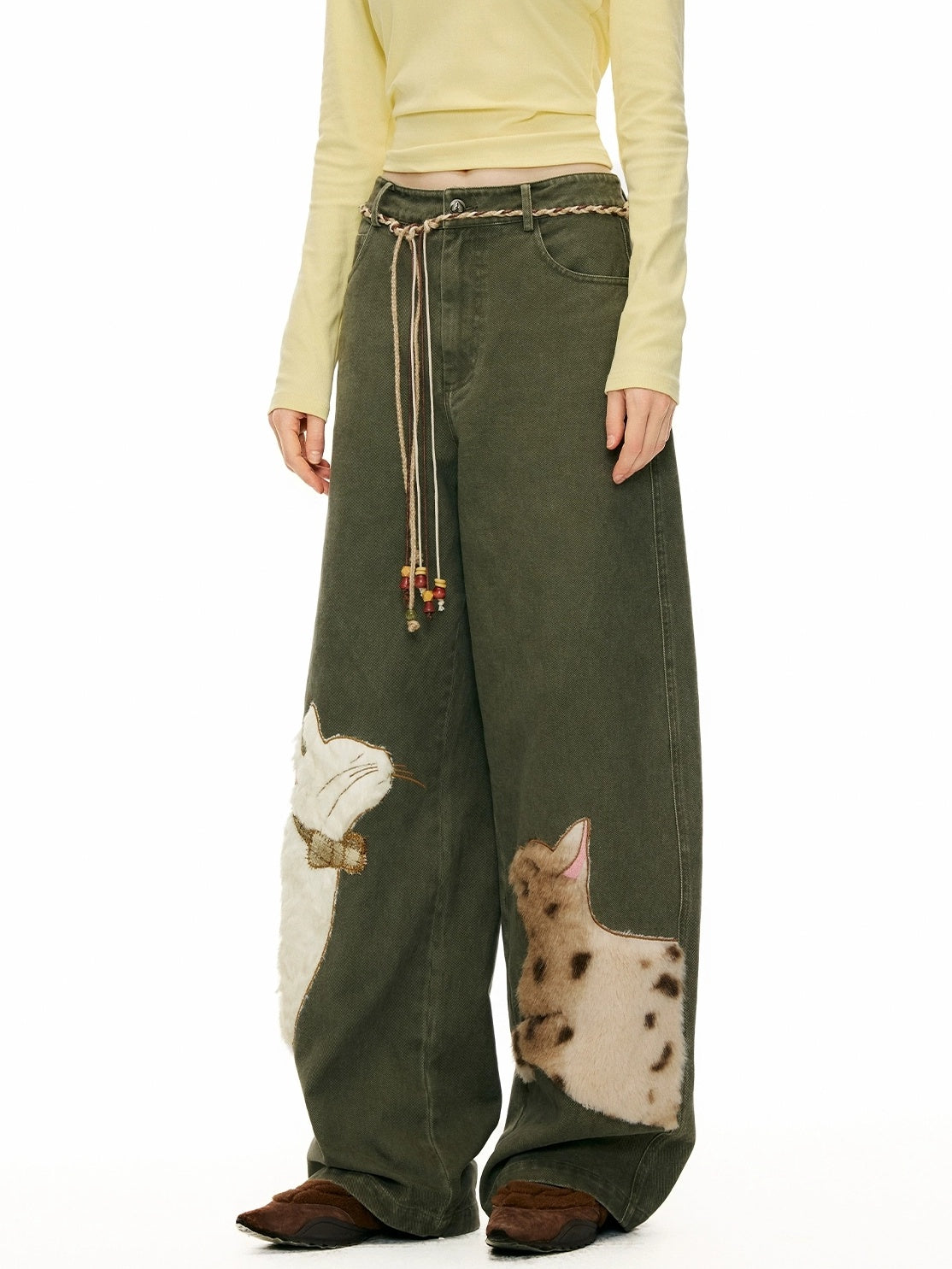 OuttheBlue Cotton Animal Print Applique Casual Curved Leg Natural Waist Green Women Pants