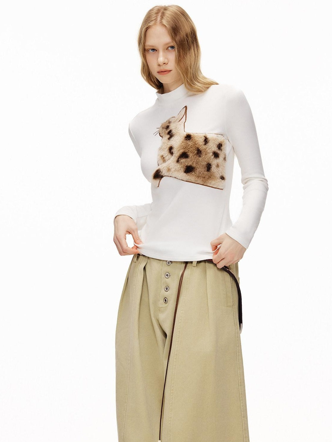 OuttheBlue Cozy Viscose Long Sleeve Slim Fit Applique Mock Neck Women Animal T-Shirts