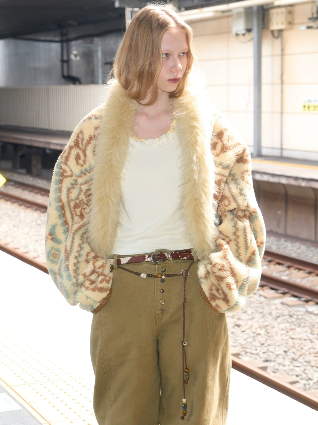 OuttheBlue Faux Fur Collar Loose Fit Casual Mid Length Geometric Women Polyester Jacket