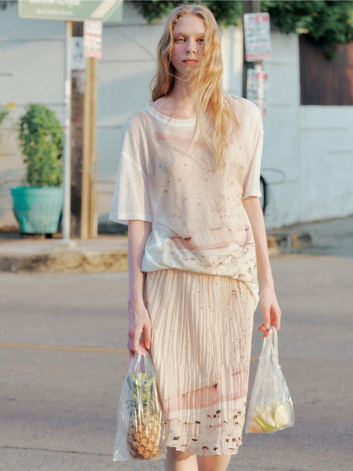 OuttheBlue High Stretch High Waist Pleated Printed Women Almond Cream Midi Skirts