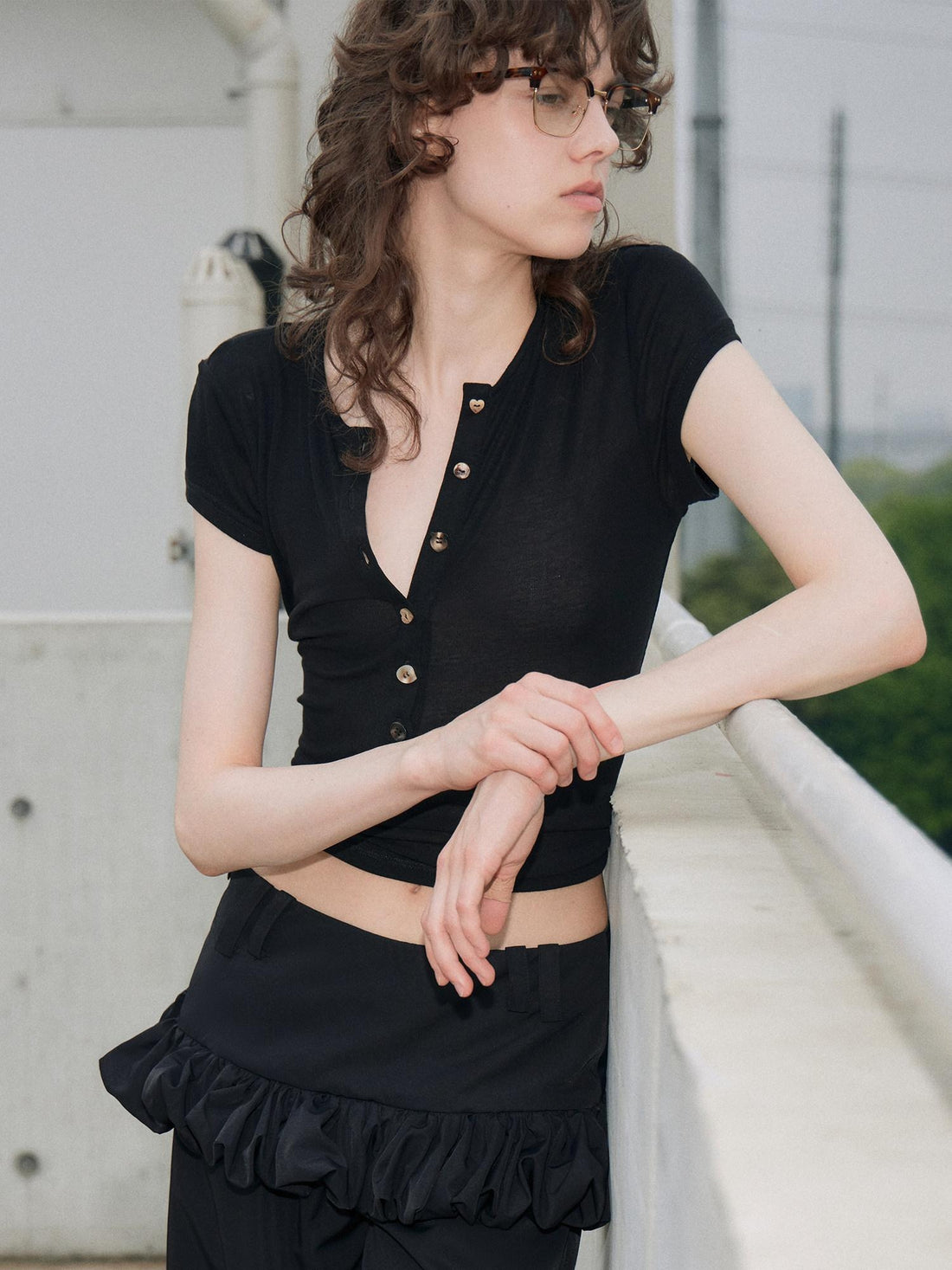 OuttheBlue Regenerated Cellulose Stretch V-neck Cropped Casual Black Short Sleeve T-Shirts
