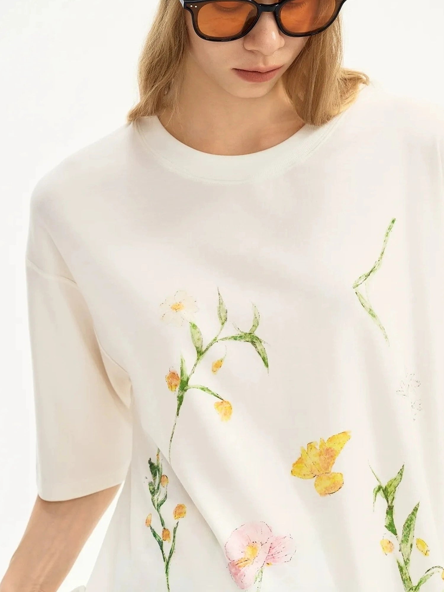 OuttheBlue Summer White Floral T-shirt