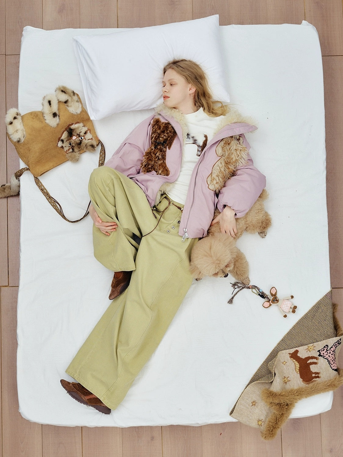 OuttheBlue Warm 90% White Duck Down Patch Embroidery Loose Casual High Waist Down Jacket