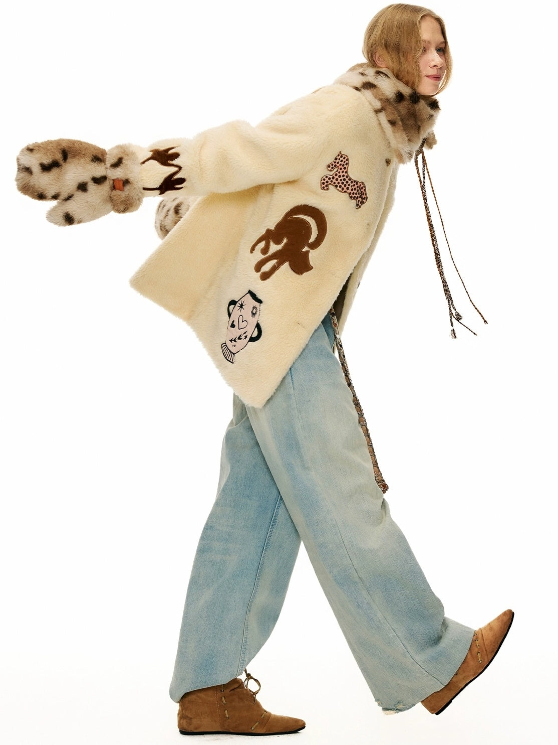 OuttheBlue Warm Thick Loose Fit Casual Buttoned Round Neck Animal Print Beige Women Jacket