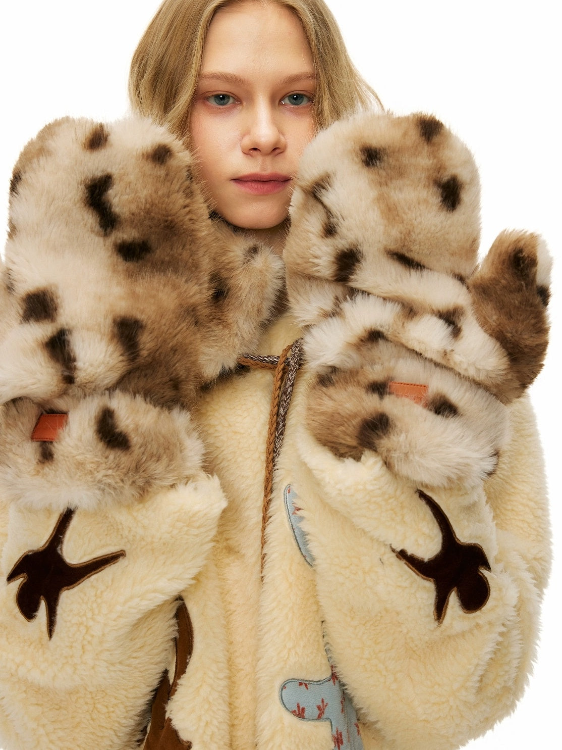 OuttheBlue Warm Thick Polyester Full Coverage Mitten Unisex Ski Leopard Gloves Accessories