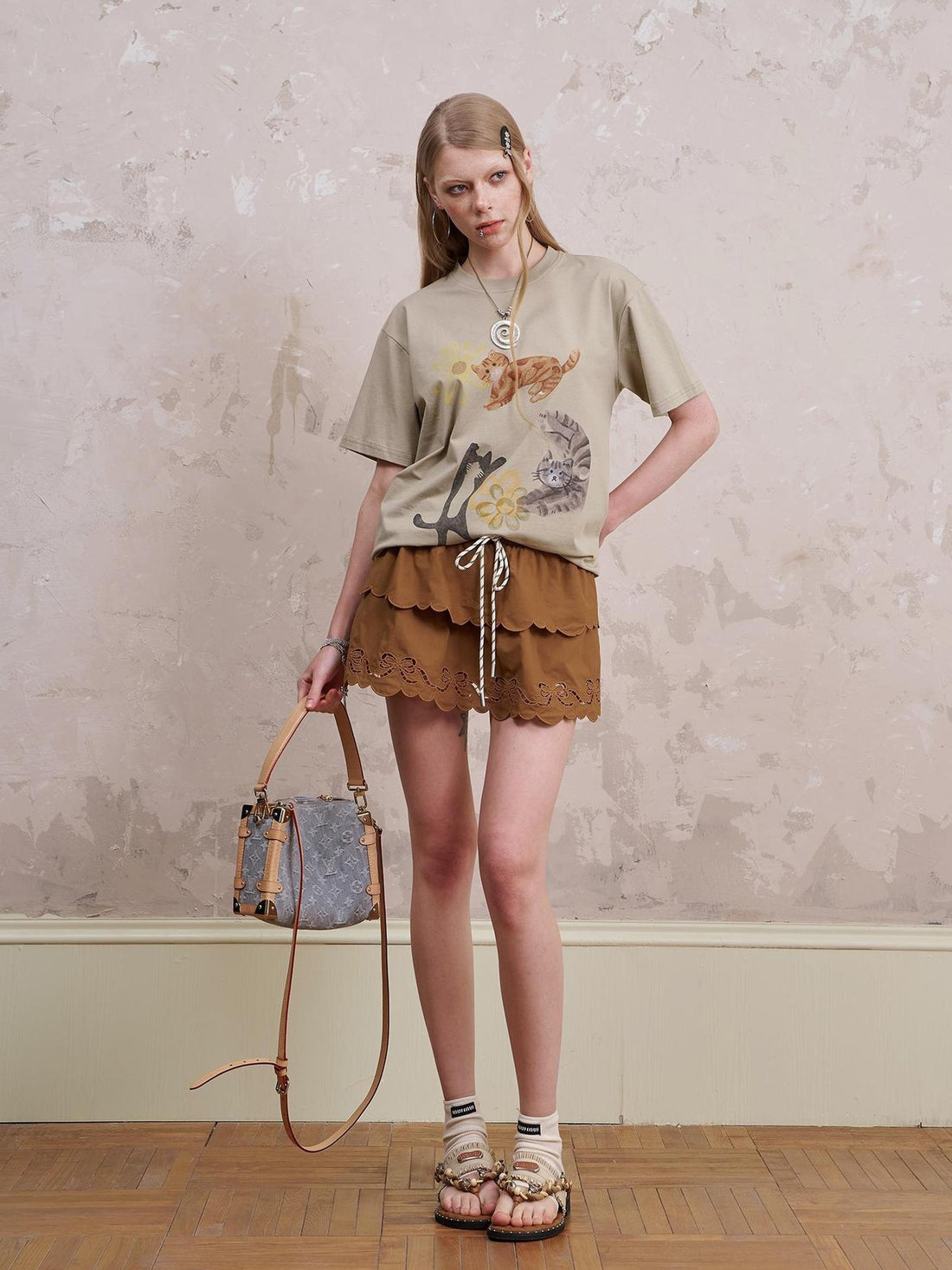 DIDDI MODA Playful Kittens Floral Print Relaxed Tee