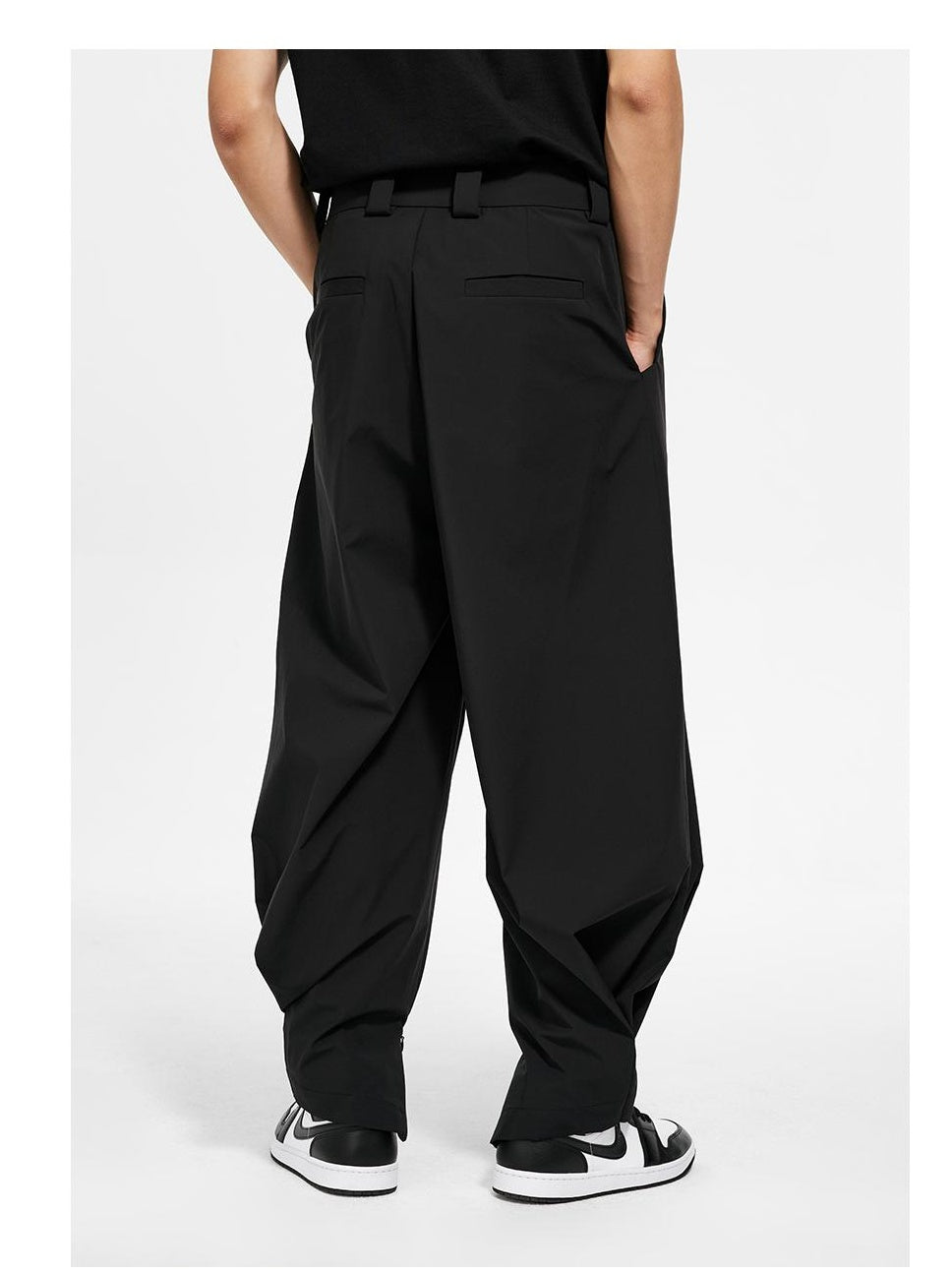 Pleated Cuffed Zip-Slit Casual Pants