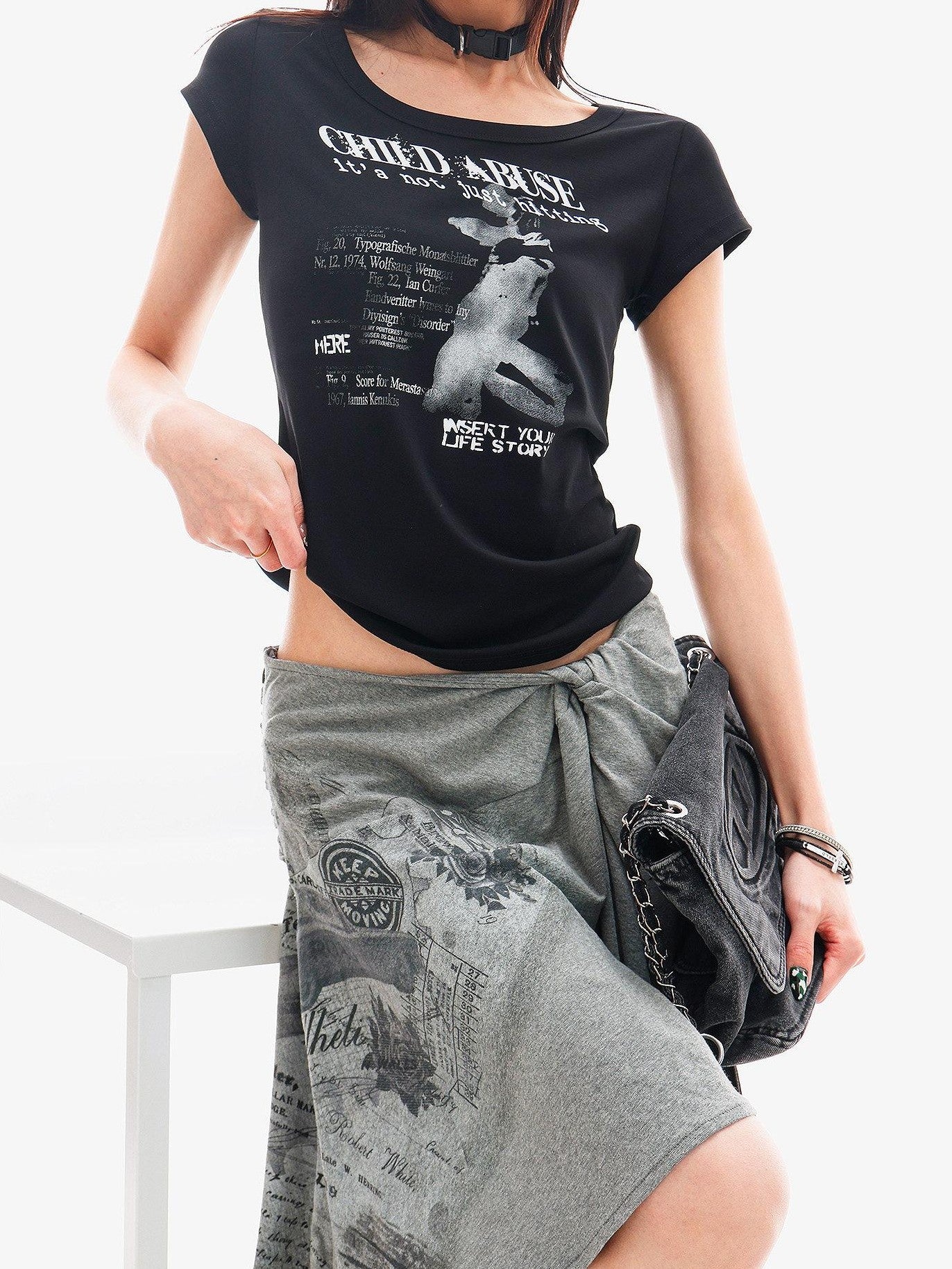 QIUQIU STUDIO American Graphic Print Crew Neck Slim Fit Women&