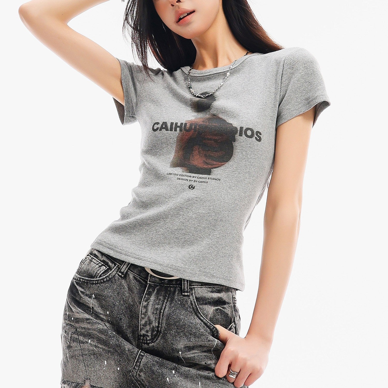 QIUQIU_STUDIO_American_Portrait_Print_Slim_Waist_Crewneck_Women&