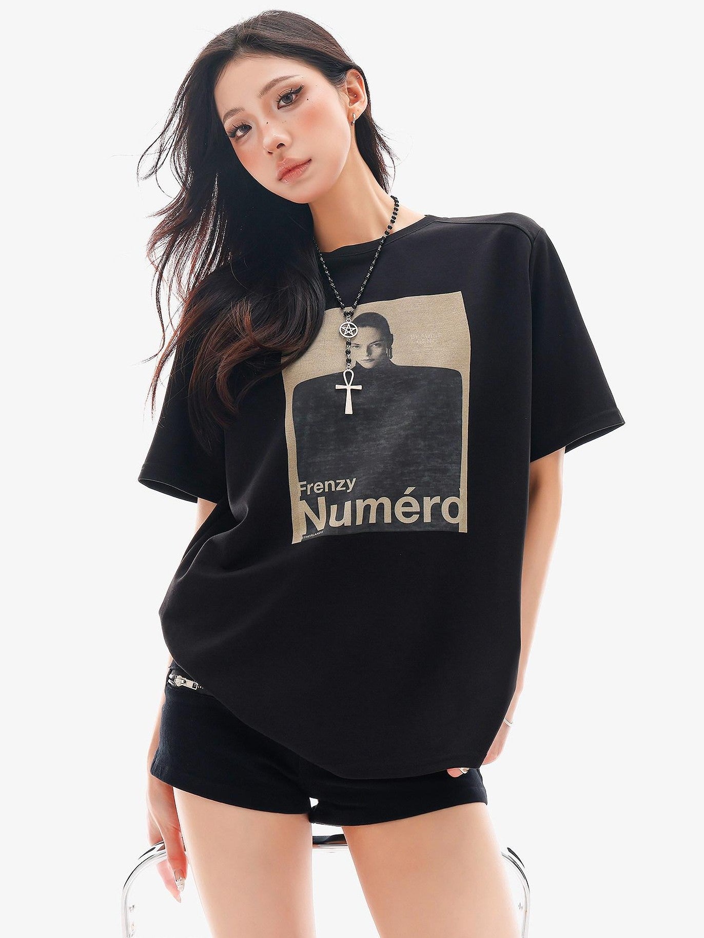QIUQIU STUDIO Black Gray Figure Print Crew Neck Relaxed Fit Women&