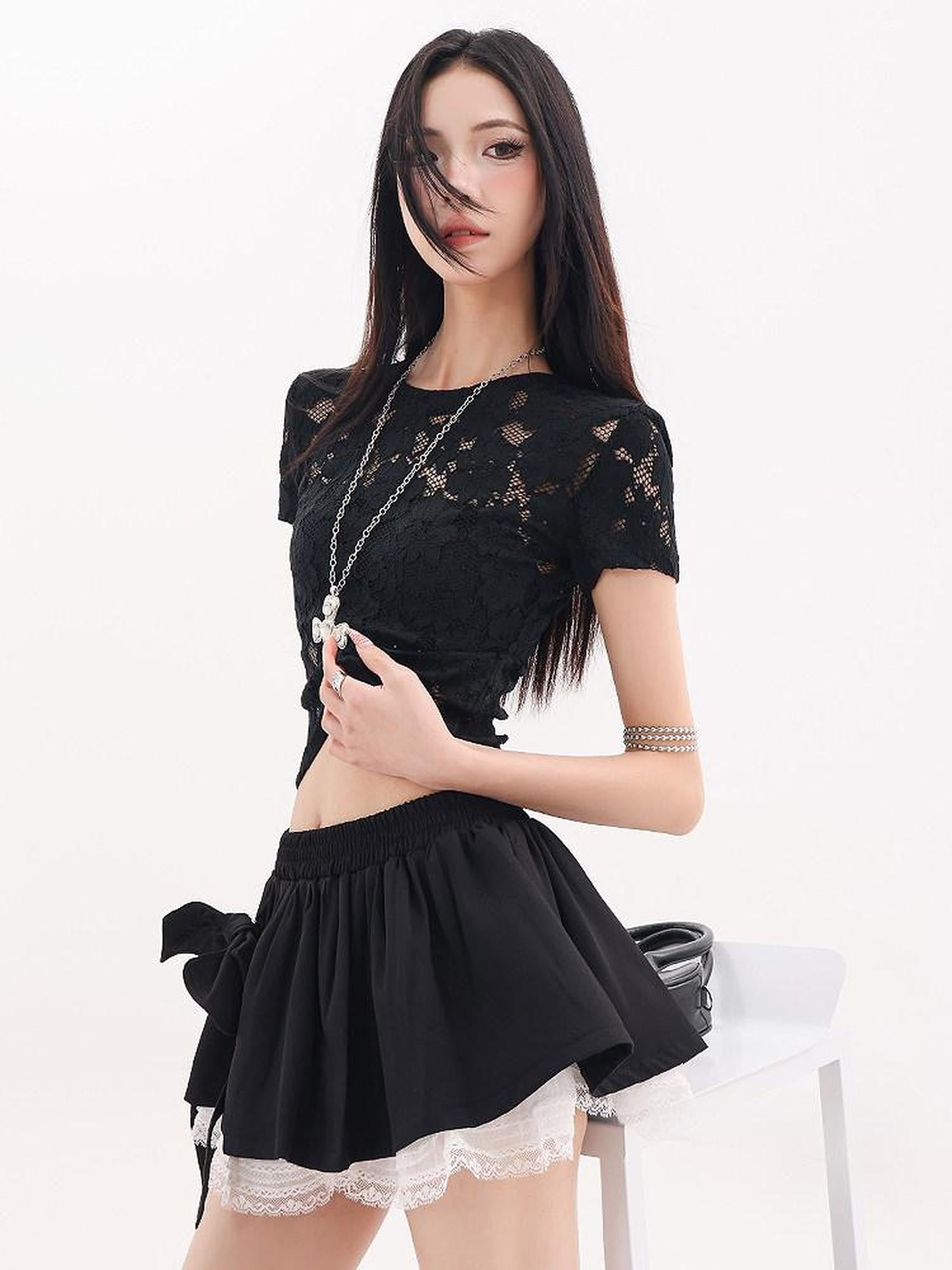 QIUQIU STUDIO Black Lace Cutout Short Sleeve Floral Hair Accessory Women&