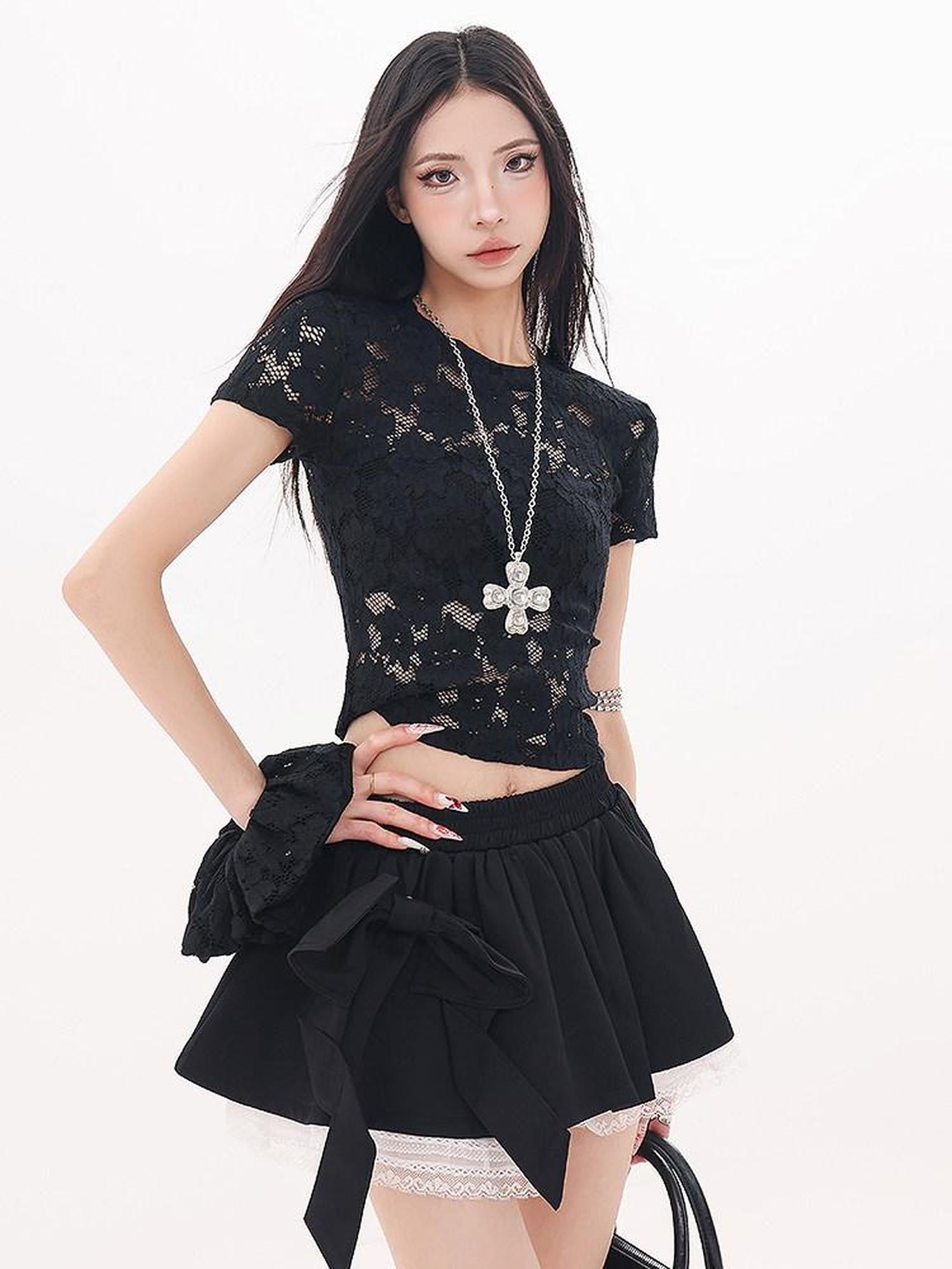 QIUQIU STUDIO Black Lace Cutout Short Sleeve Floral Hair Accessory Women&