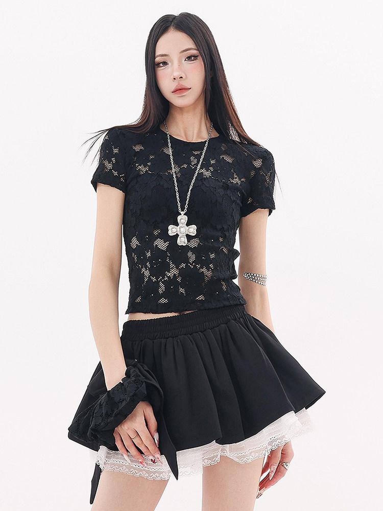 QIUQIU STUDIO Black Lace Cutout Short Sleeve Floral Hair Accessory Women&