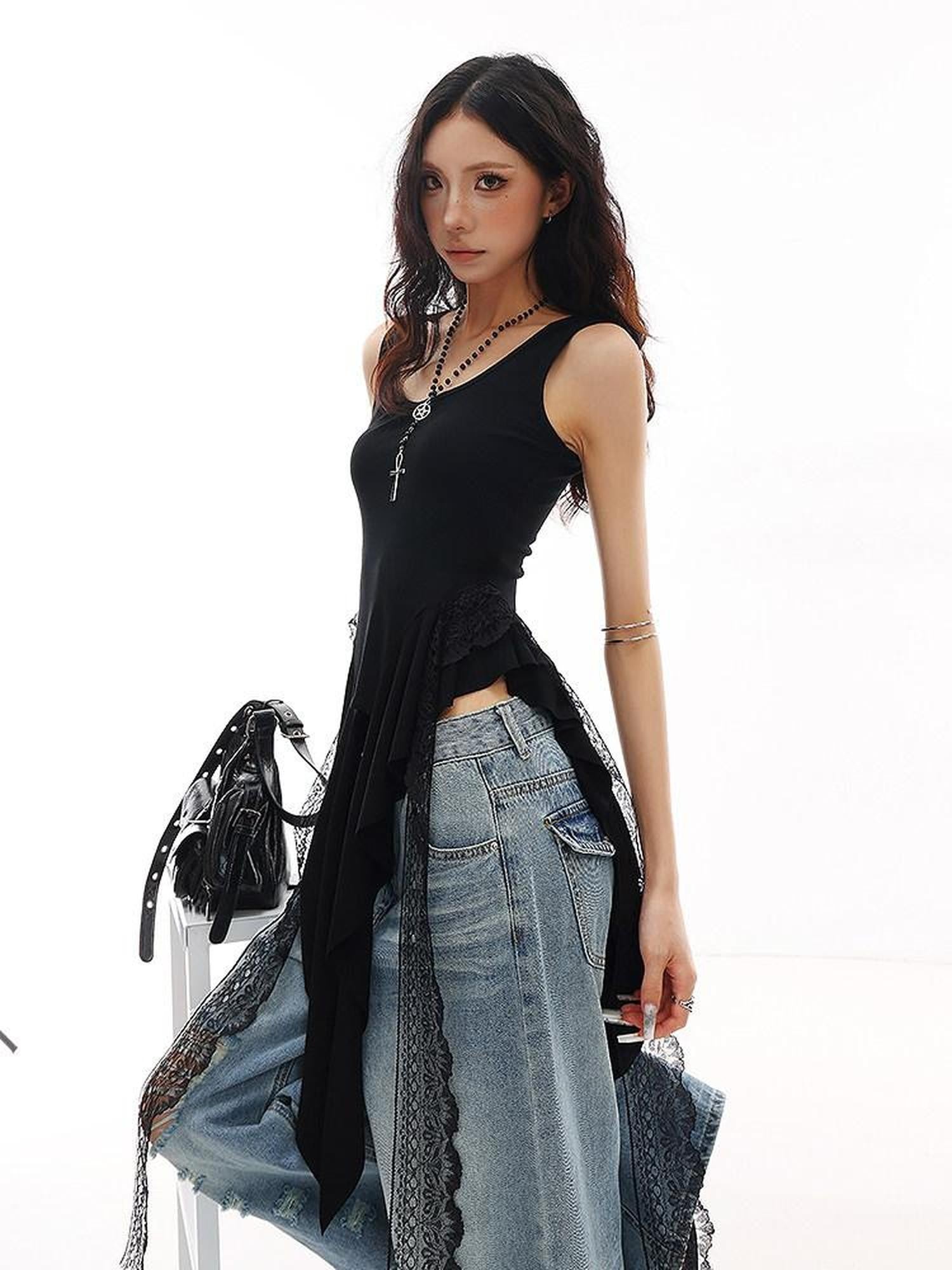QIUQIU STUDIO Black Lace Patchwork Ruffle Irregular Hem Slim Women&
