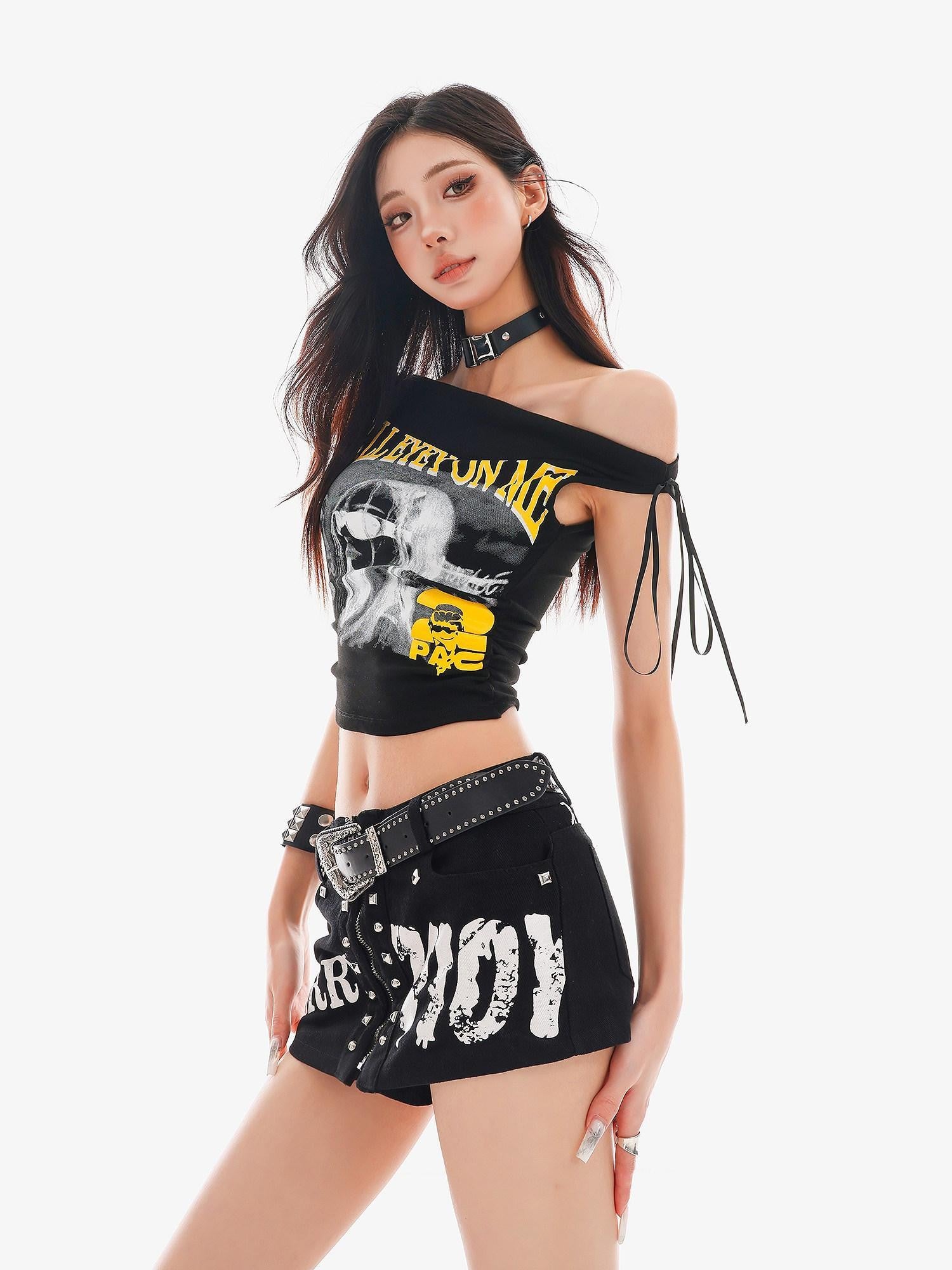 QIUQIU STUDIO Black Letter Print Asymmetric One Shoulder Women&