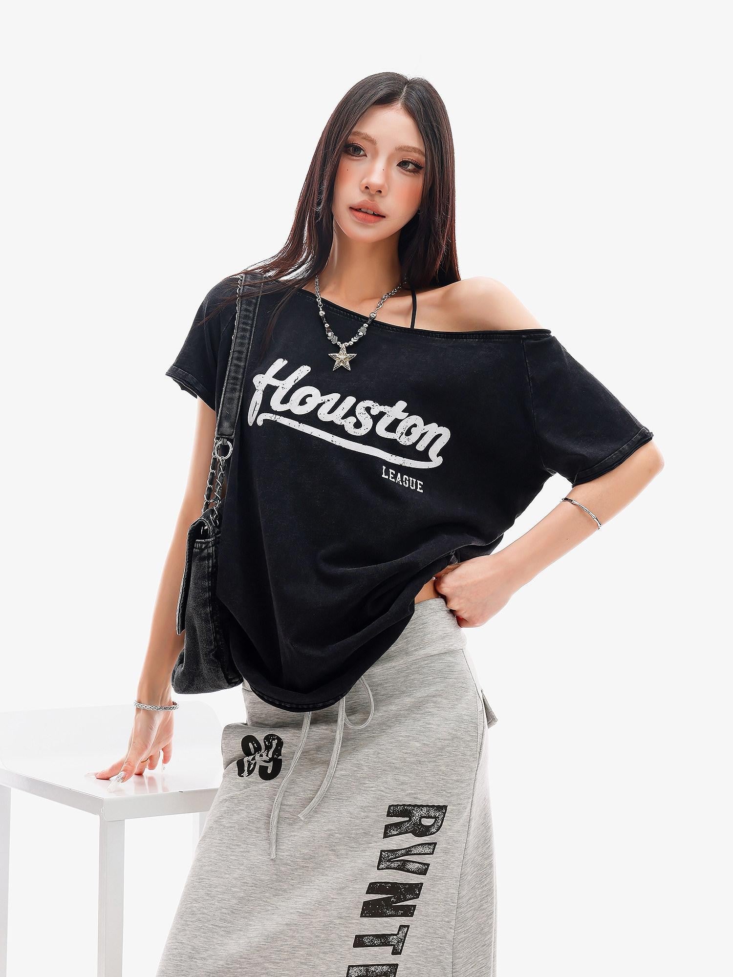QIUQIU STUDIO Black Letter Print One Shoulder Cropped Women&