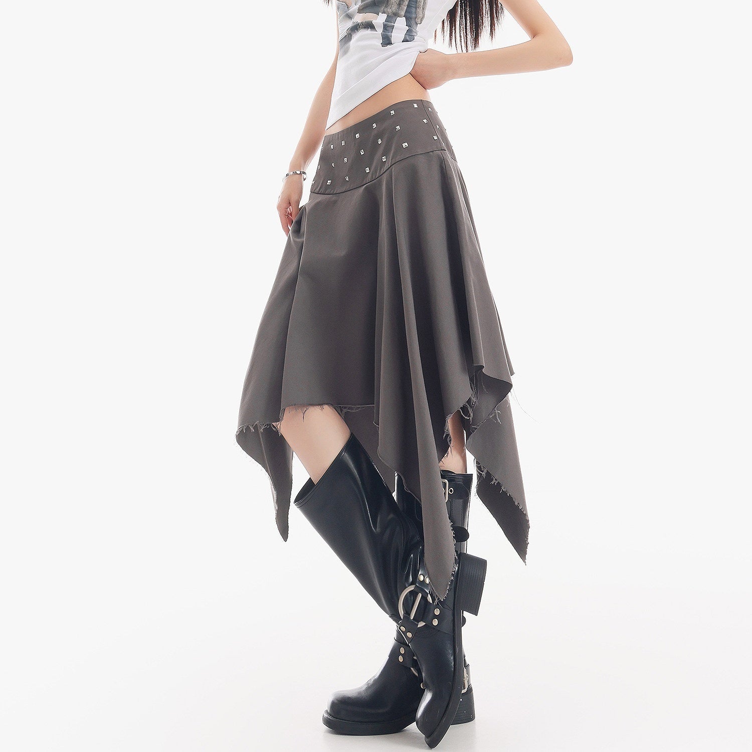 QIUQIU_STUDIO_Black_Studded_Asymmetric_Pleated_A_Line_Mid_Waist_Women&
