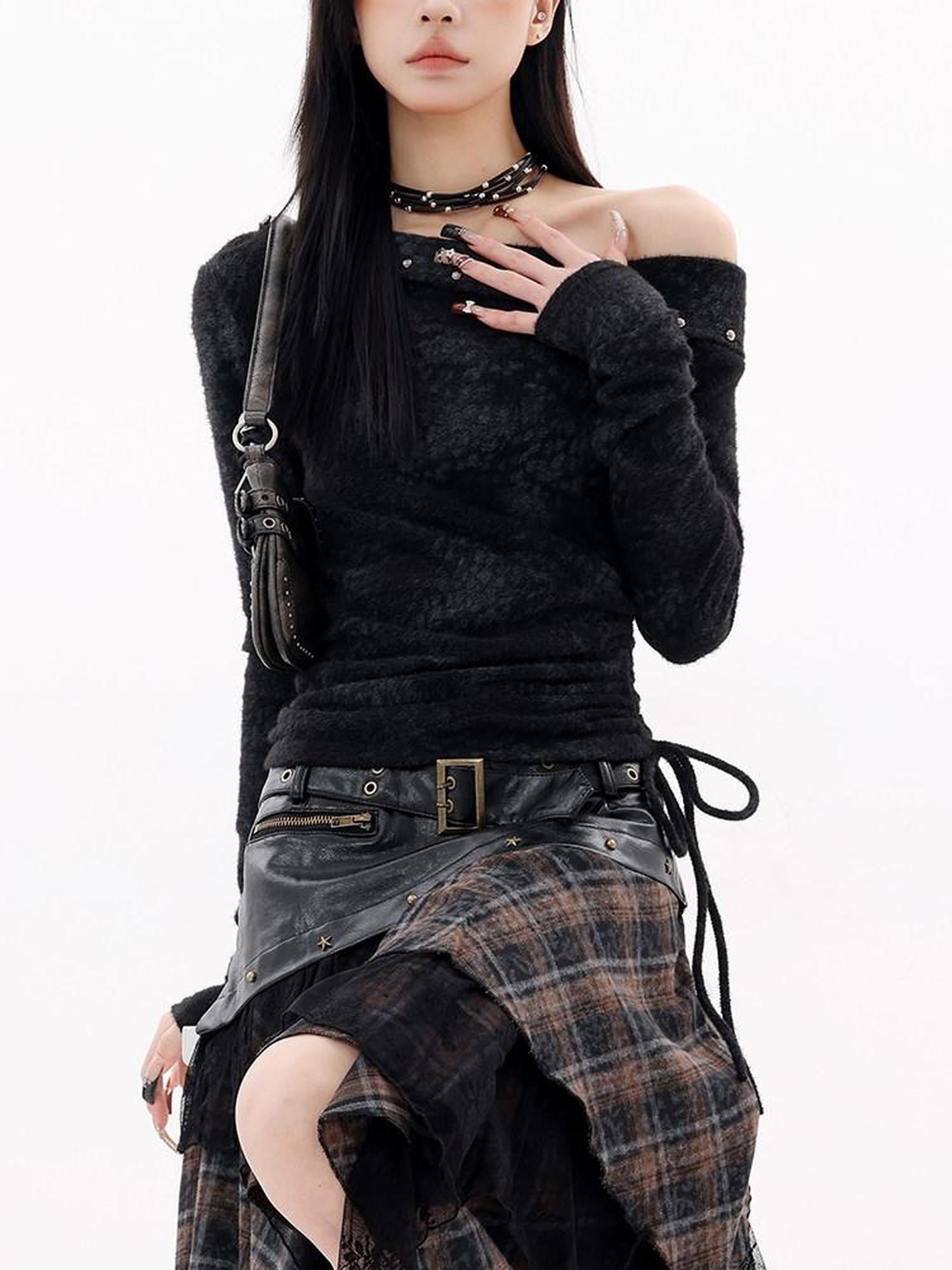QIUQIU STUDIO Black Studded Asymmetrical Shoulder Women&