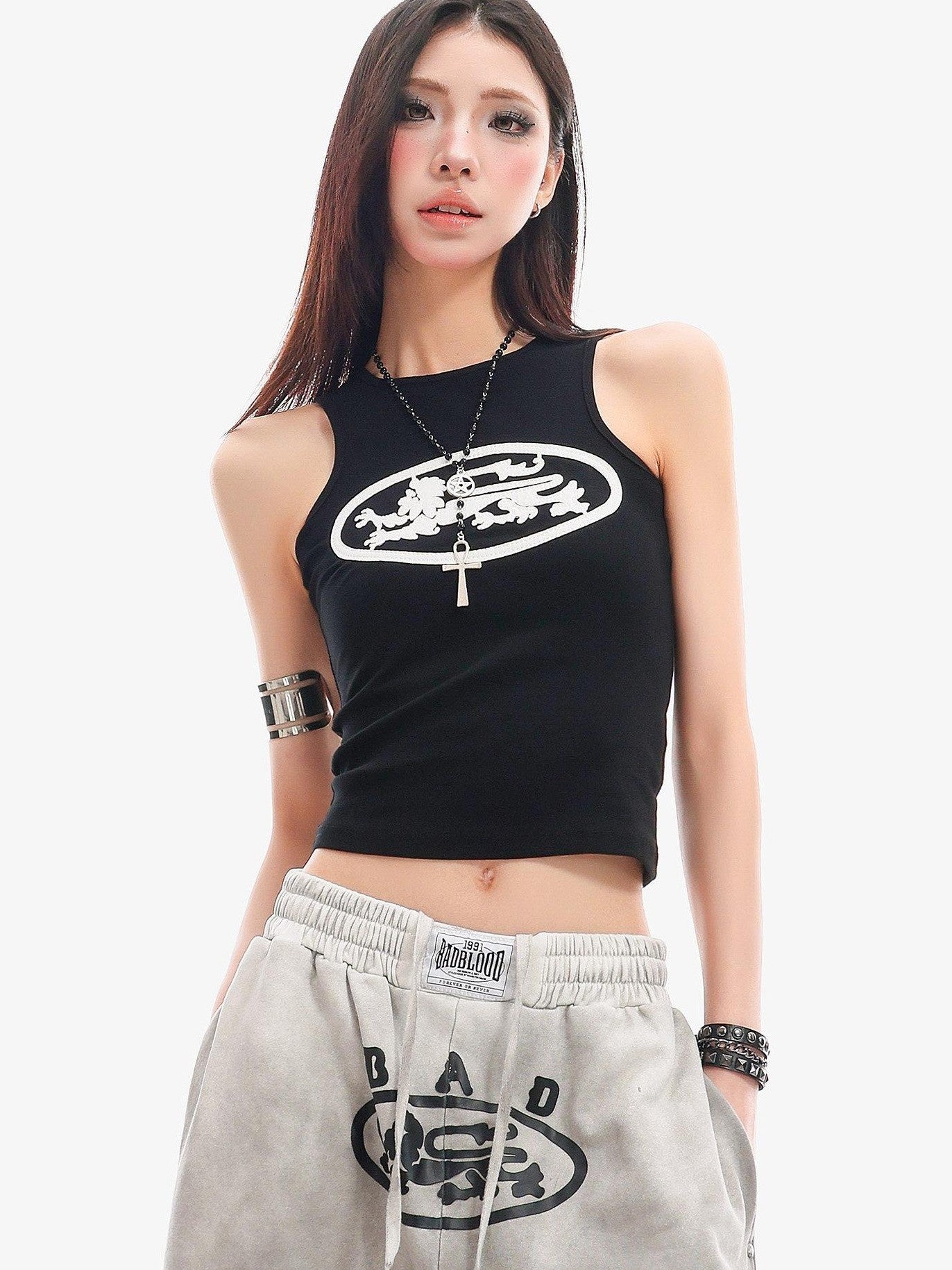 QIUQIU STUDIO Black White Contrast Creative Print Racerback Round Neck Women&
