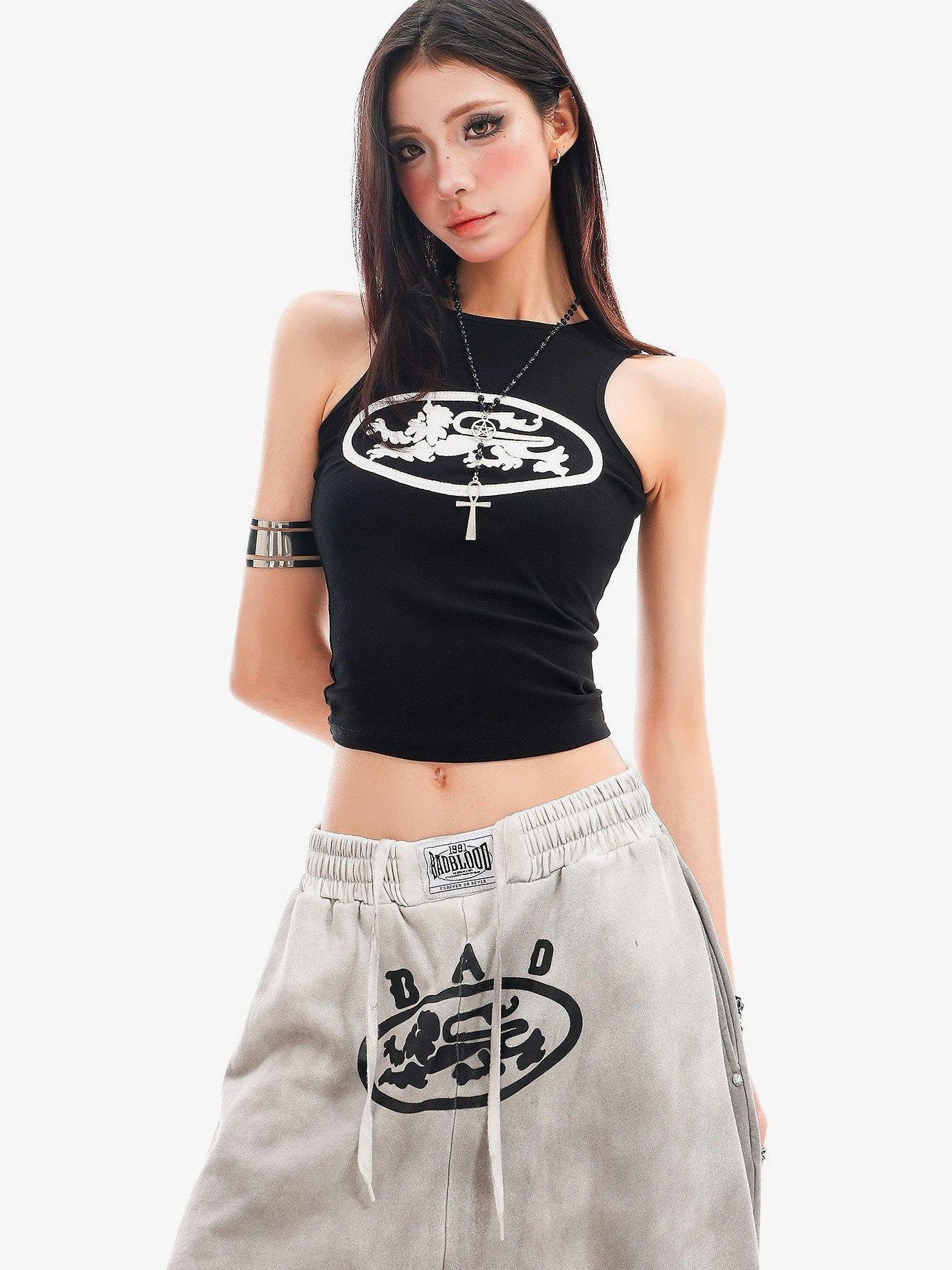 QIUQIU STUDIO Black White Contrast Creative Print Racerback Round Neck Women&