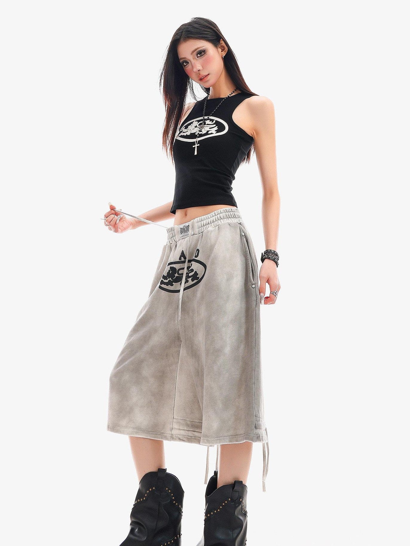 QIUQIU STUDIO Black White Contrast Creative Print Racerback Round Neck Women&