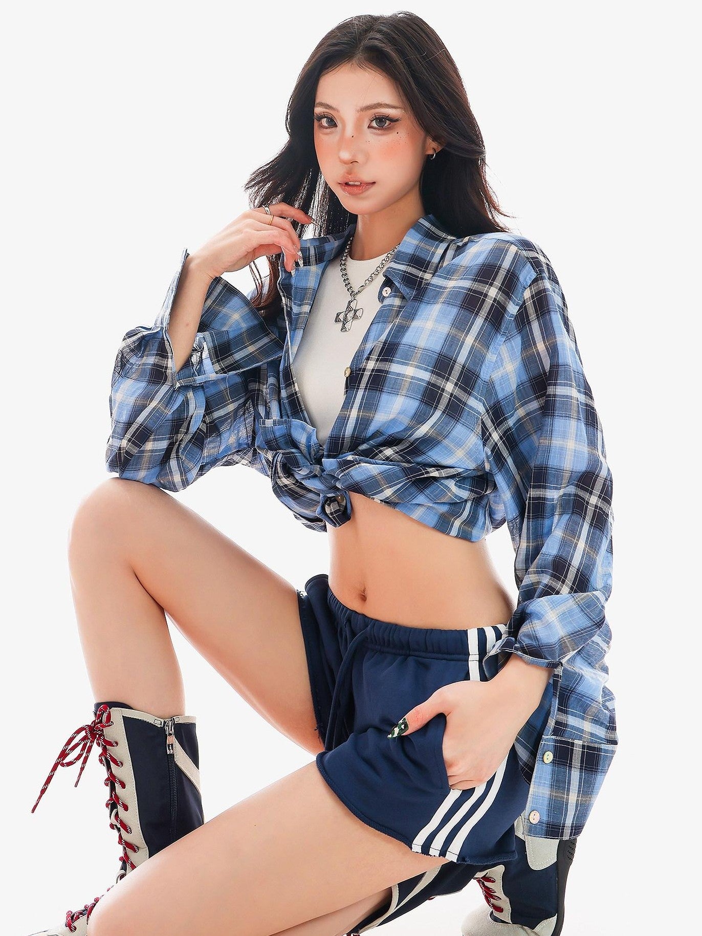 QIUQIU STUDIO Blue Black Plaid Contrast Collar Cropped Relaxed Long Sleeve Women&