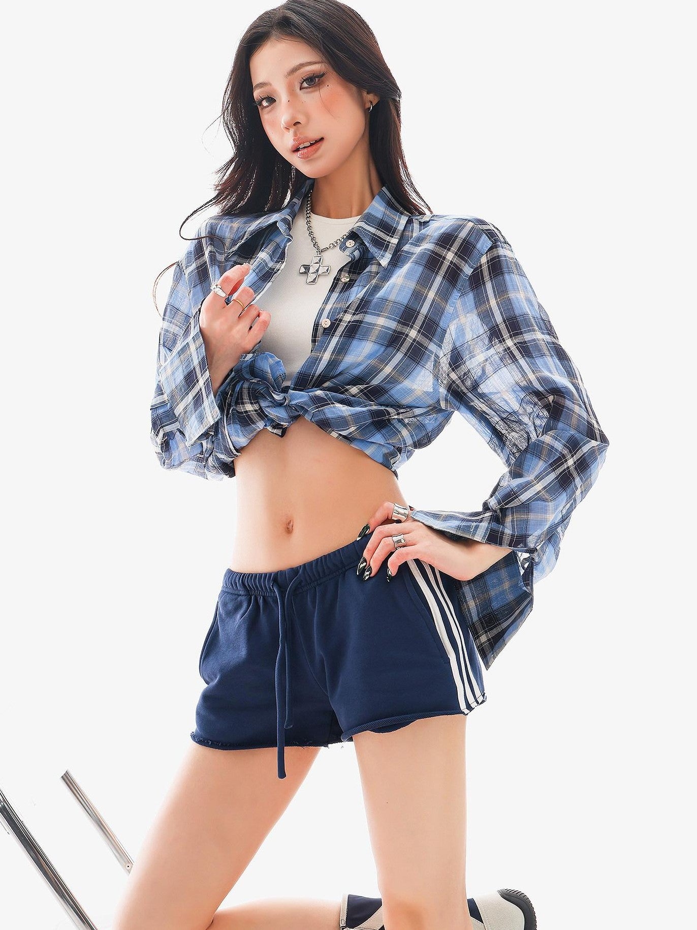 QIUQIU STUDIO Blue Black Plaid Contrast Collar Cropped Relaxed Long Sleeve Women&