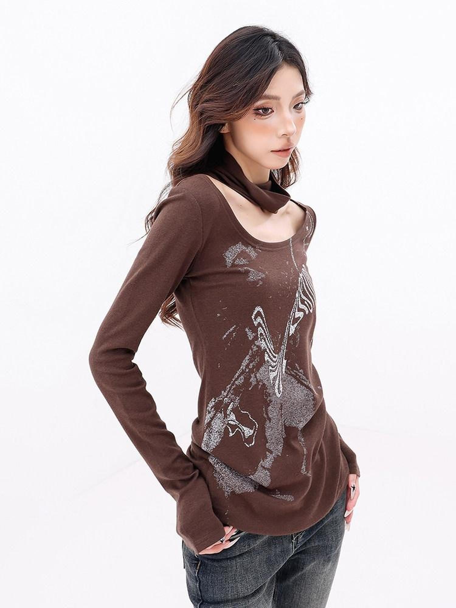 QIUQIU STUDIO Coffee Black Printed Crewneck Neckwarmer Slim Fit Women&