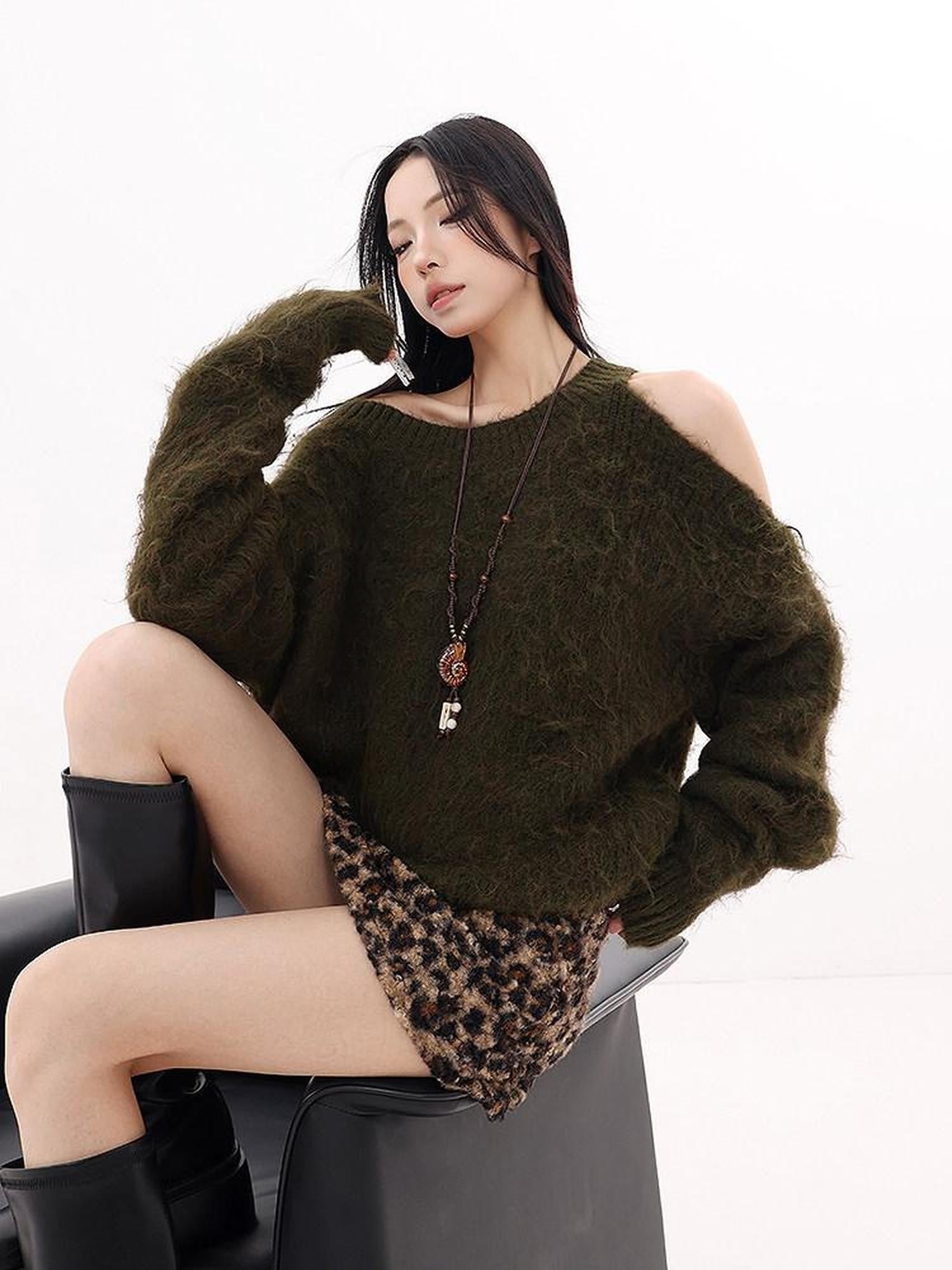 QIUQIU STUDIO Cozy Slouchy Long Sleeve Exposed Back Women&