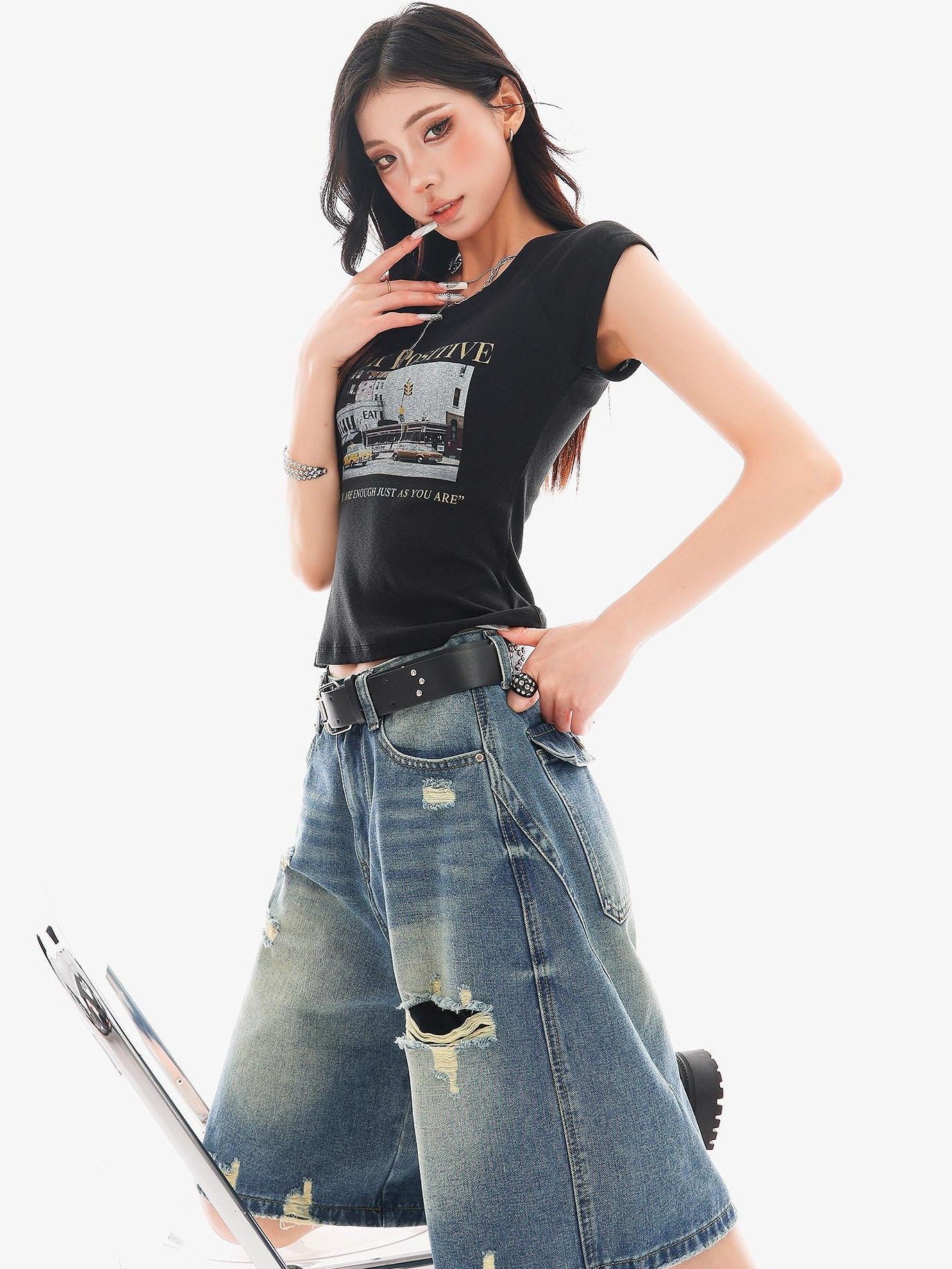 QIUQIU STUDIO Creative Letter Print Round Neck Cropped Women&