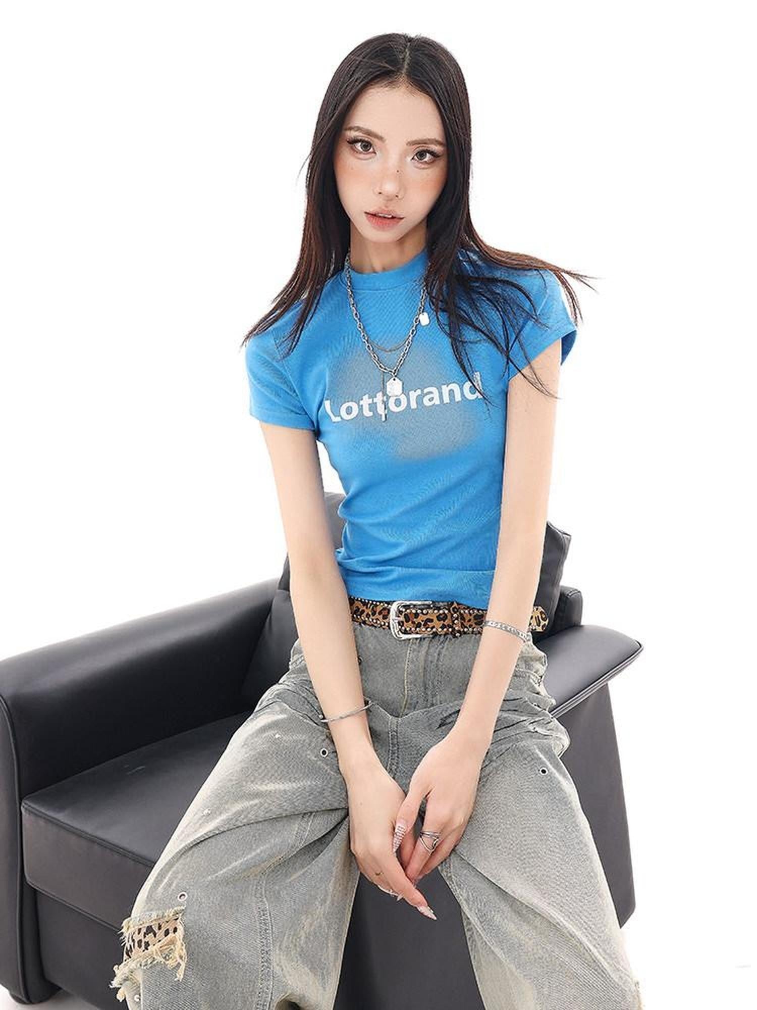 QIUQIU STUDIO Cropped Letter Print Crewneck Slim Fit Women&