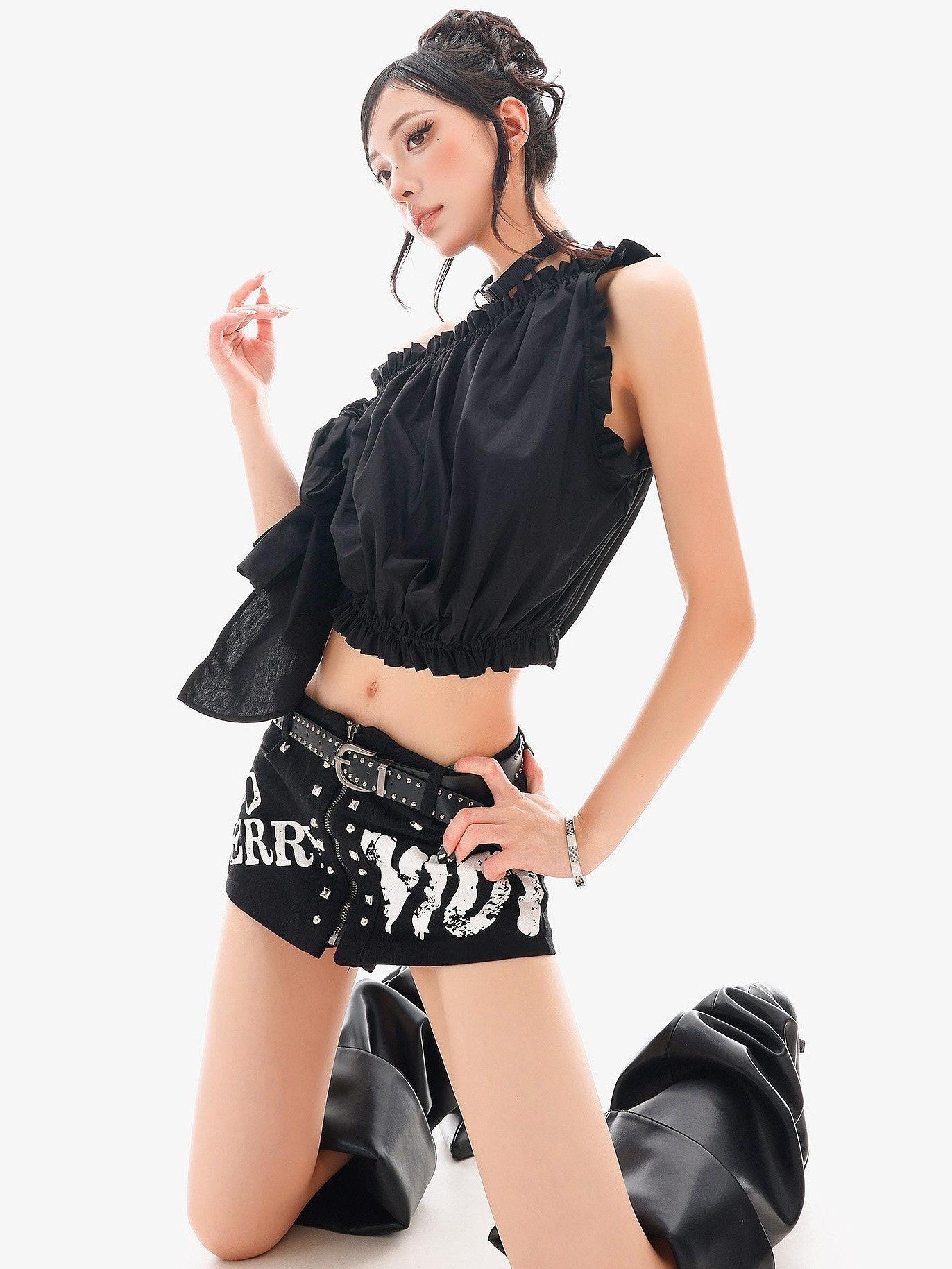 QIUQIU STUDIO Cropped Ruffled Edge One Shoulder Tie Strap Women&