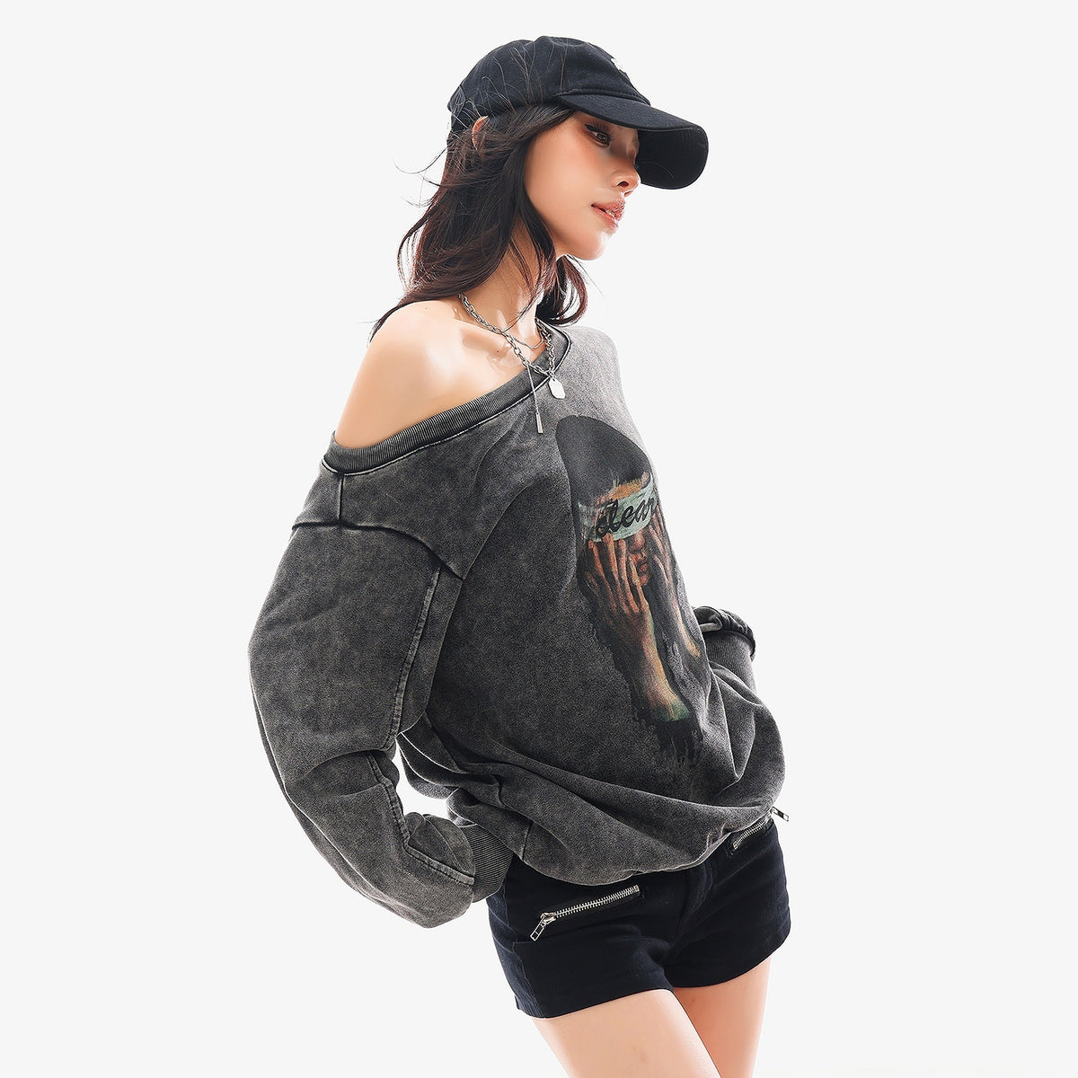 QIUQIU_STUDIO_Distressed_Graphic_Asymmetric_Off_Shoulder_Women&