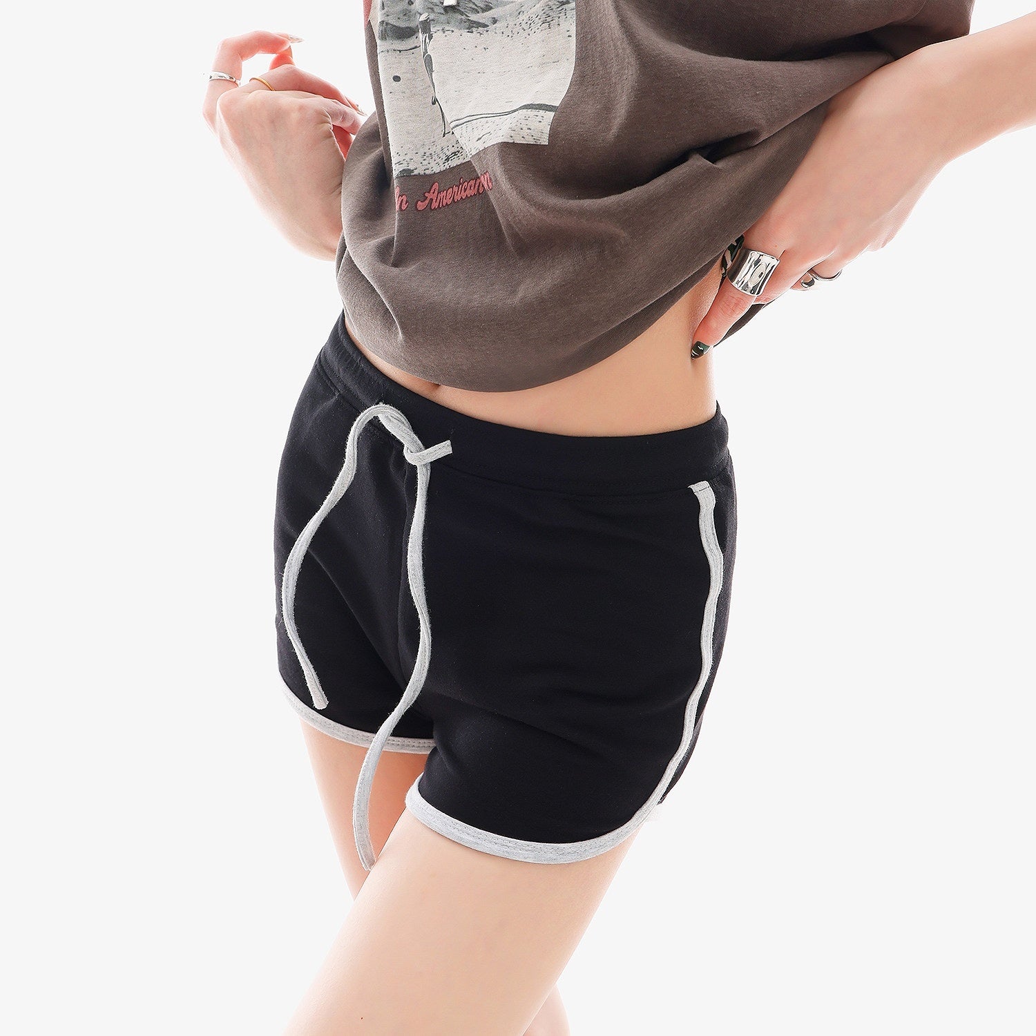 QIUQIU_STUDIO_Distressed_Printed_Rolled_Hem_U_Neck_Loose_Women&