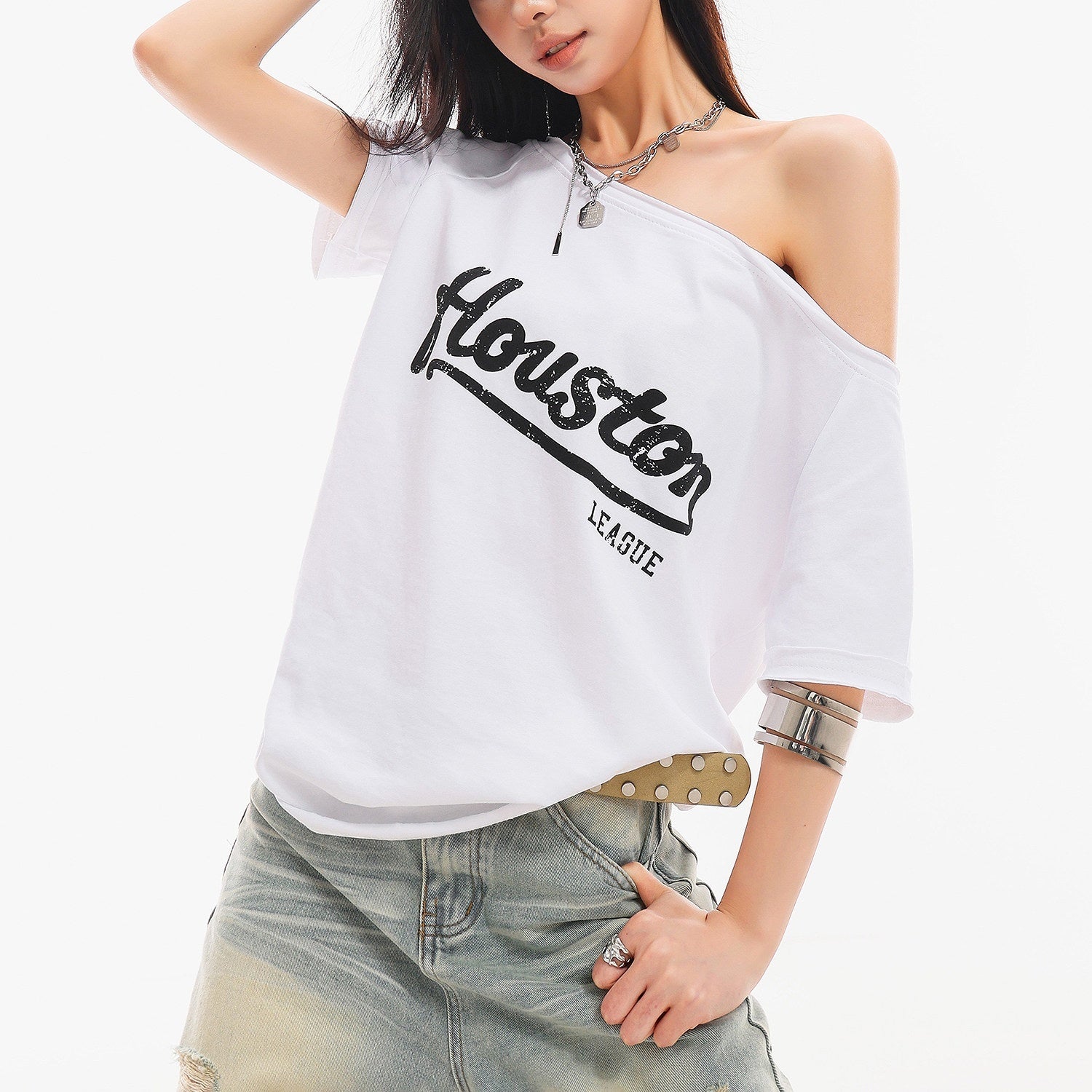 QIUQIU_STUDIO_Fitted_Letter_Print_One_Shoulder_Short_Sleeve_Women&