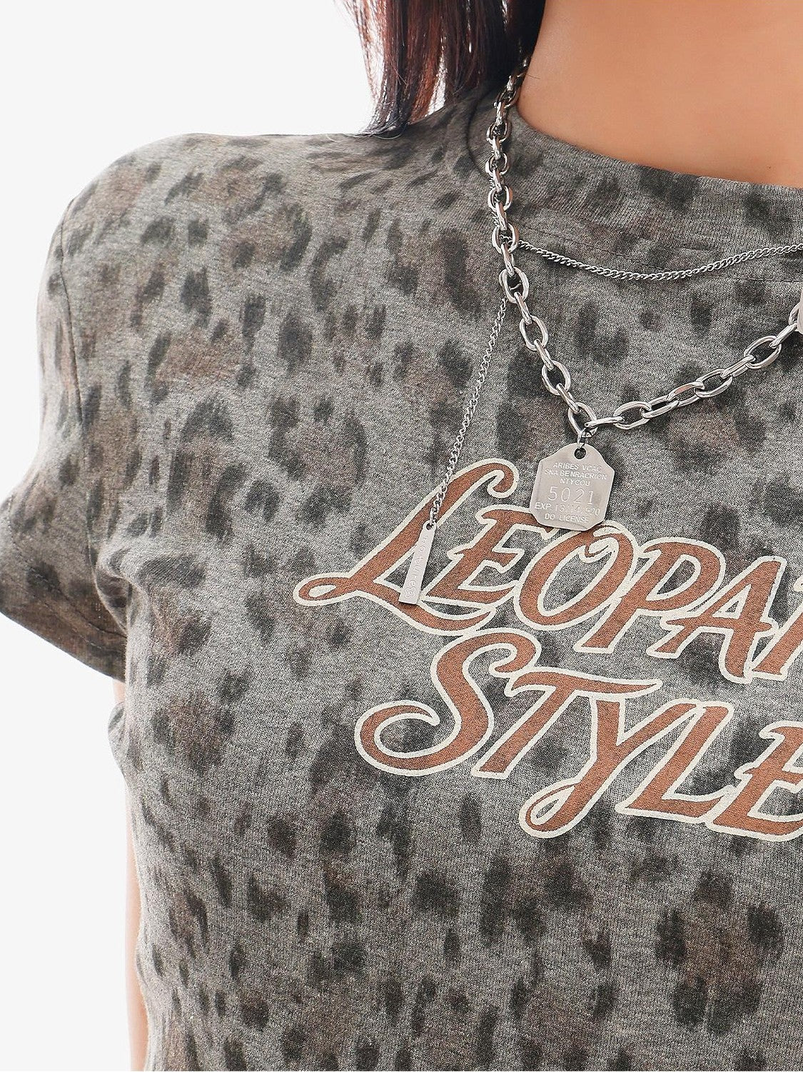 QIUQIU STUDIO Gray Leopard Letter Print Roundneck Slim Waist Women&