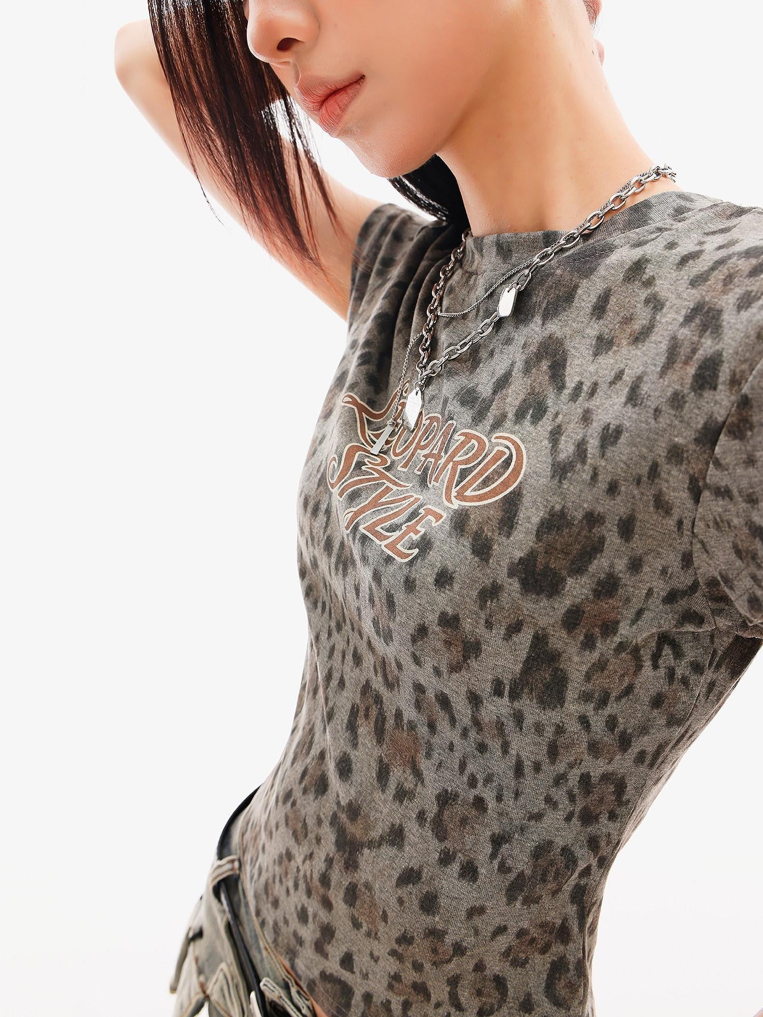 QIUQIU STUDIO Gray Leopard Letter Print Roundneck Slim Waist Women&