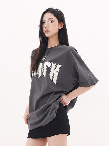 QIUQIU STUDIO Gray White Black Letter Print Drop Shoulder Women&